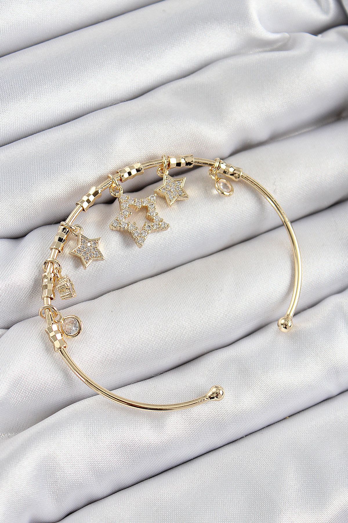 Toptan Bulurum Pirinç Zirkon Taşlı Yıldız Model Gold Renk Charm Bileklik