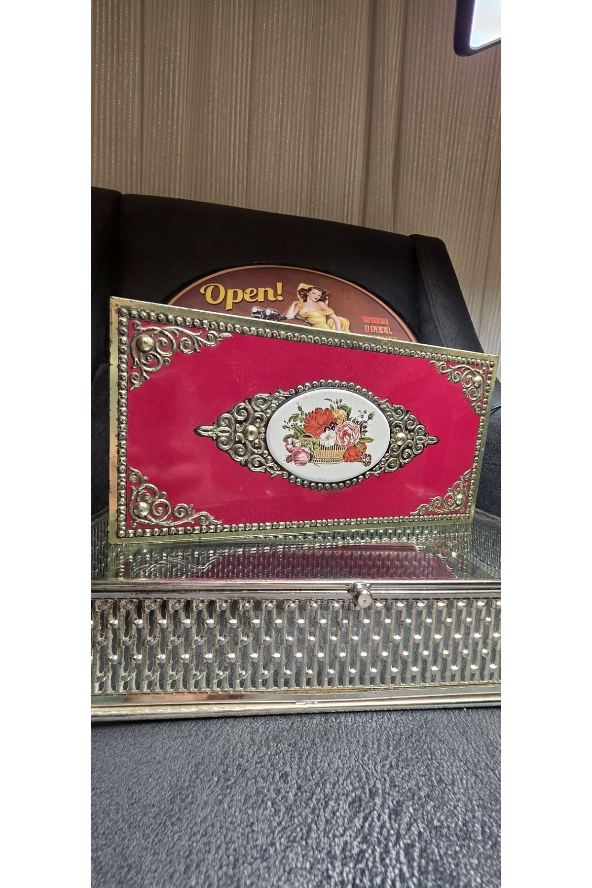 Hollanda Marka Avrupa orijinal Ayaklı Metal Kutu 26x13x6 boyut