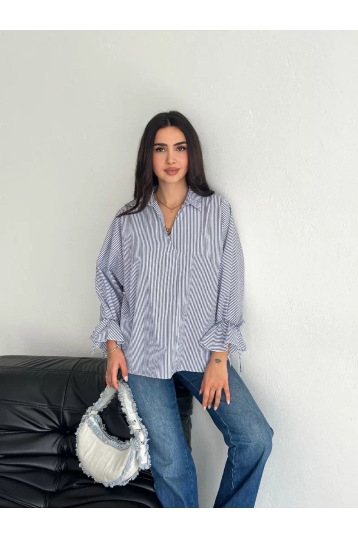 ruum fashions Arkası Asimetrik Yırtmaç Kesim Detaylı Cizgili Bluz Gömlek