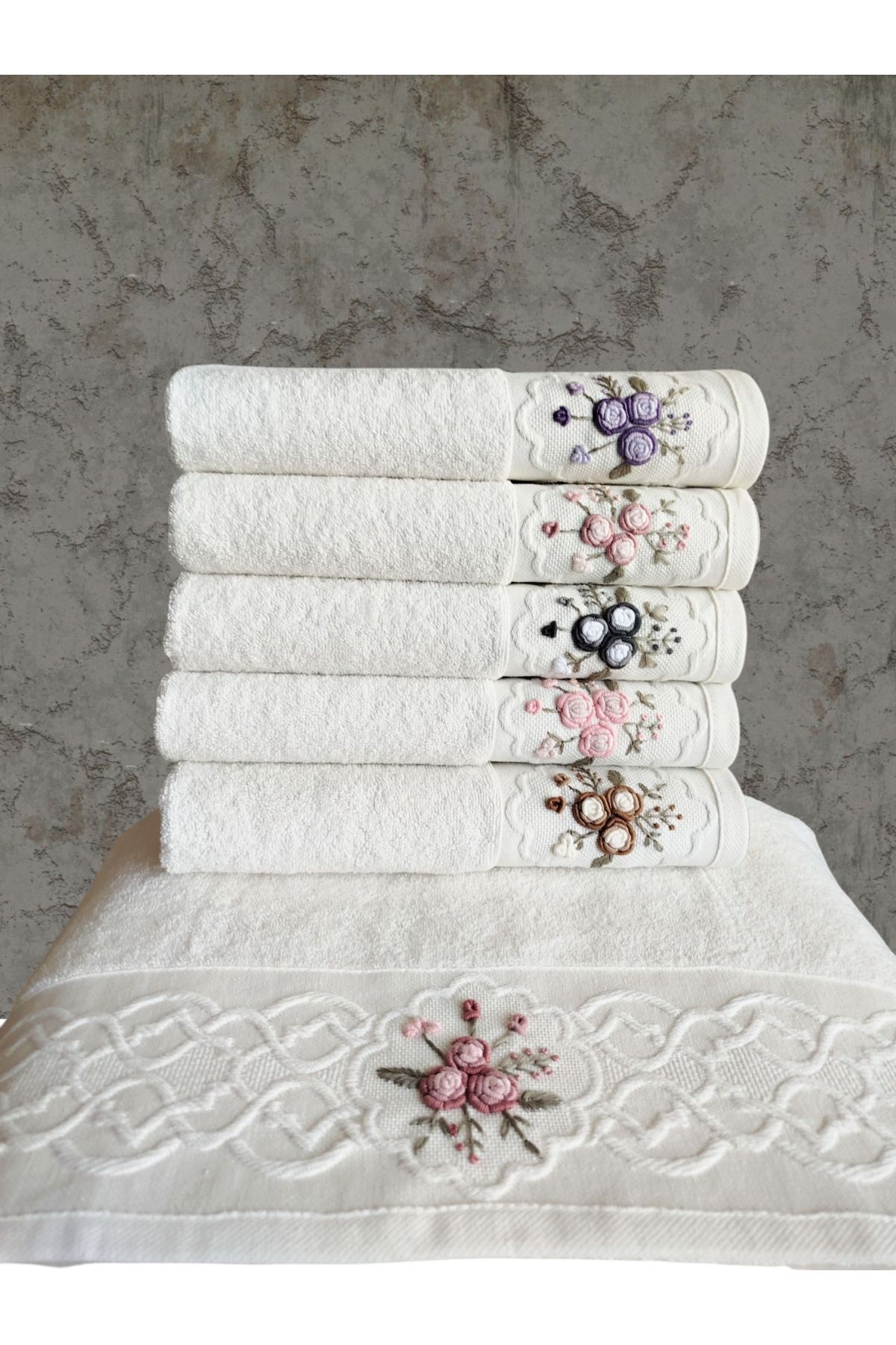 Fiesta Elite El İşi 3D Nakışlı Kutulu 50x90 cm %100 pamuklu