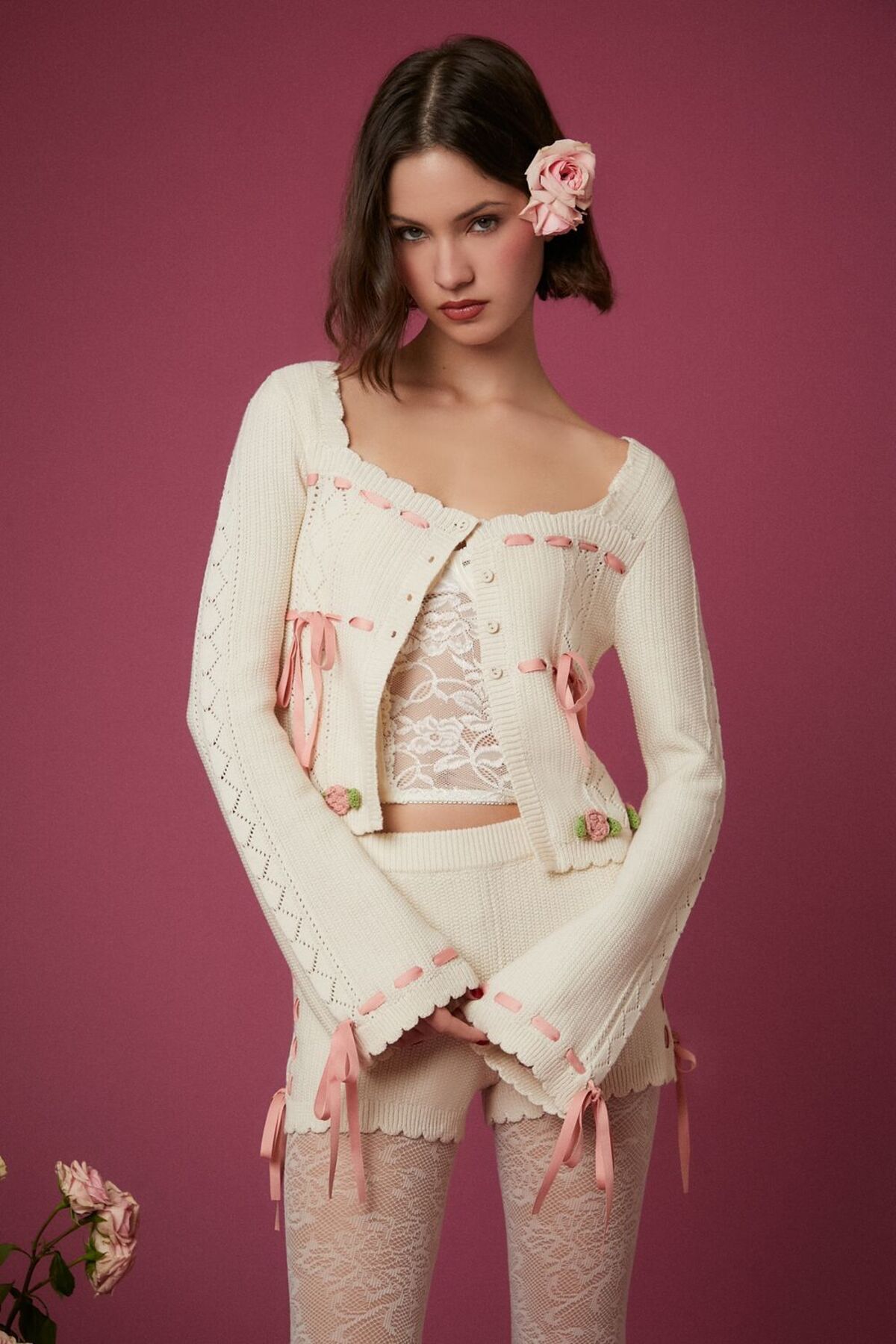 Forever 21 Gül Detaylı Triko Hırka