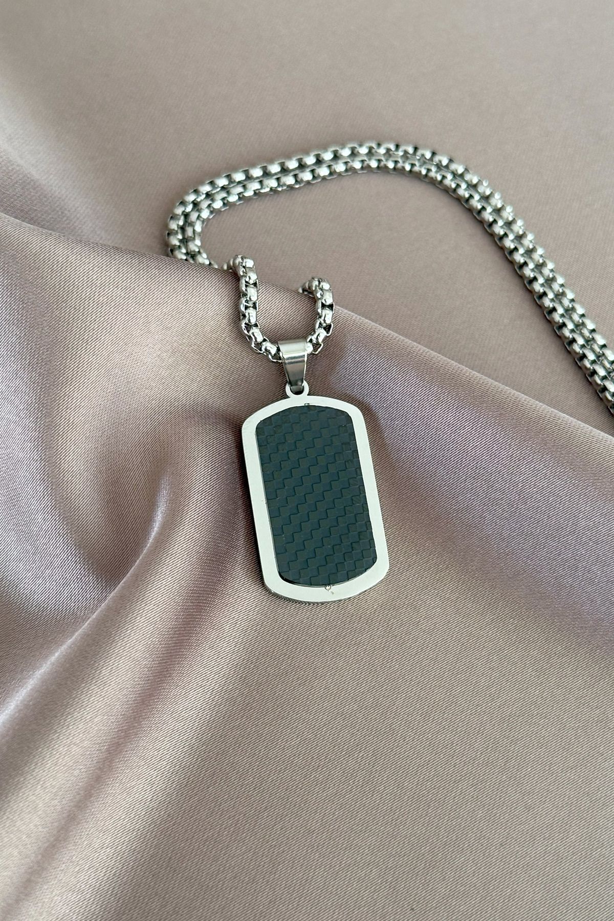 laria jewelry Siyah Taşlı Künye Madalyon Kolye