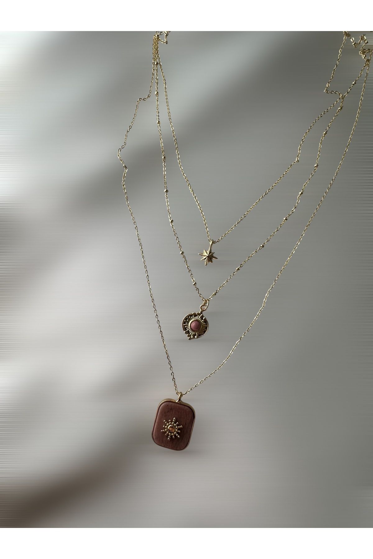 Noure Amour Altın Kaplama Üçlü Gold Pembe Detaylı Kolye