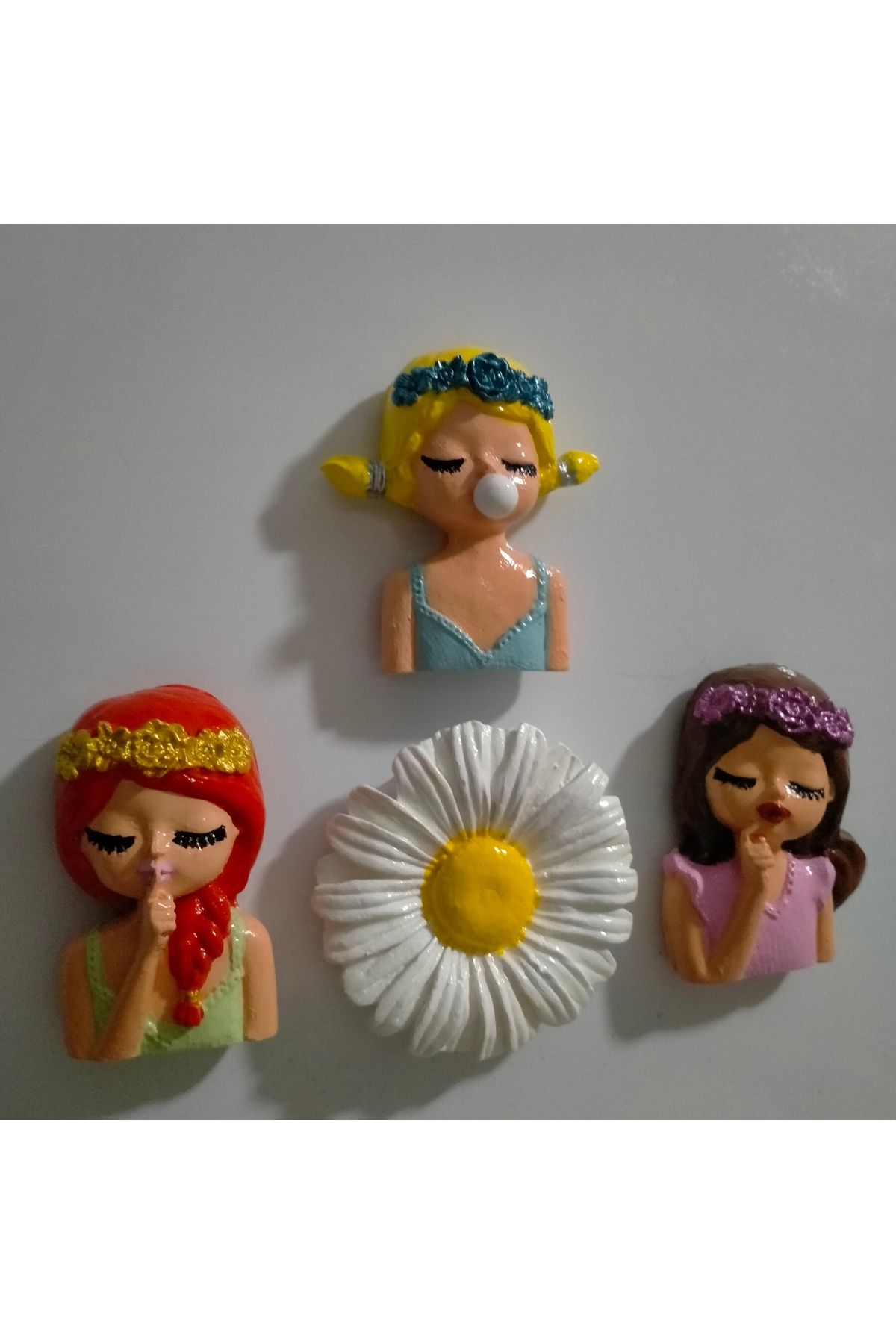 Minihobiev Papatya magnet, sakız çiğneyen kız dörtlü magnet Set , Buzdolabı Not Tutucu , Dolap Mıknatısı