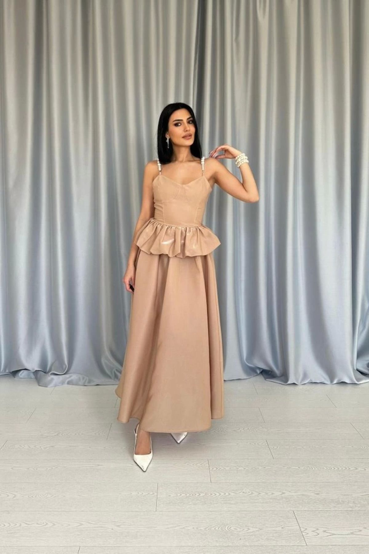 ZORM Camel Beli Büzgülü İnci Askılı Uzun Elbise