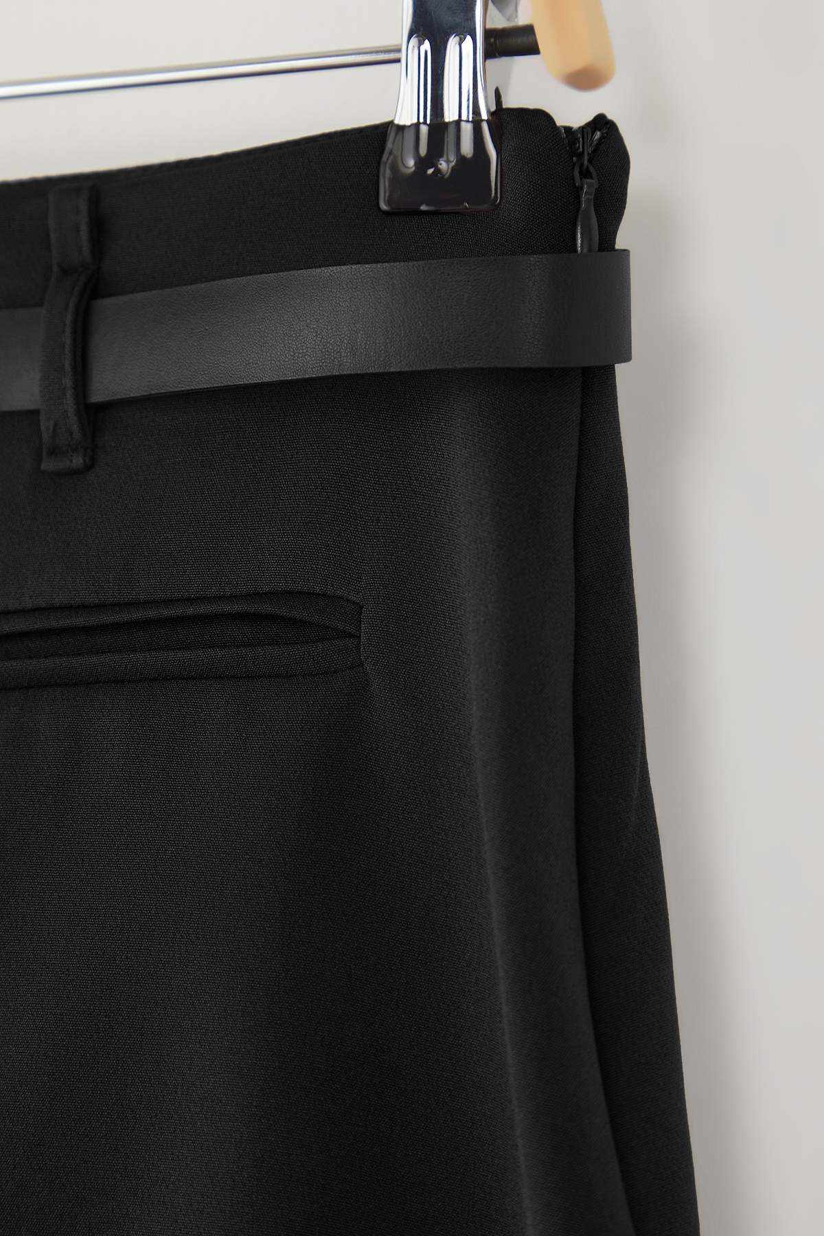 Trendyolmilla  Siyah Kemerli Mini Şort Etek Şort & Bermuda TWOAW26SR00006 - Görsel 6