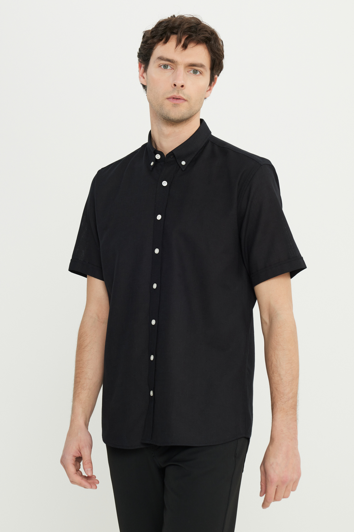 Erkek Siyah Keten Görünümlü %100 Pamuk Armürlü Düğmeli Yaka Gömlek Comfort Fit Rahat Kesim