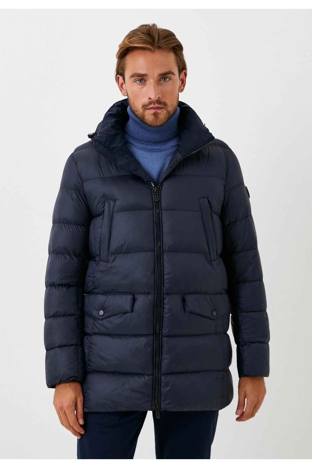کاپشن پافر مردانه سرمه‌ای کلاه‌دار، پر شده با ترمو و آستر داخلی، یقه ایستاده ۶ جیب، کد ۴۹۹۴