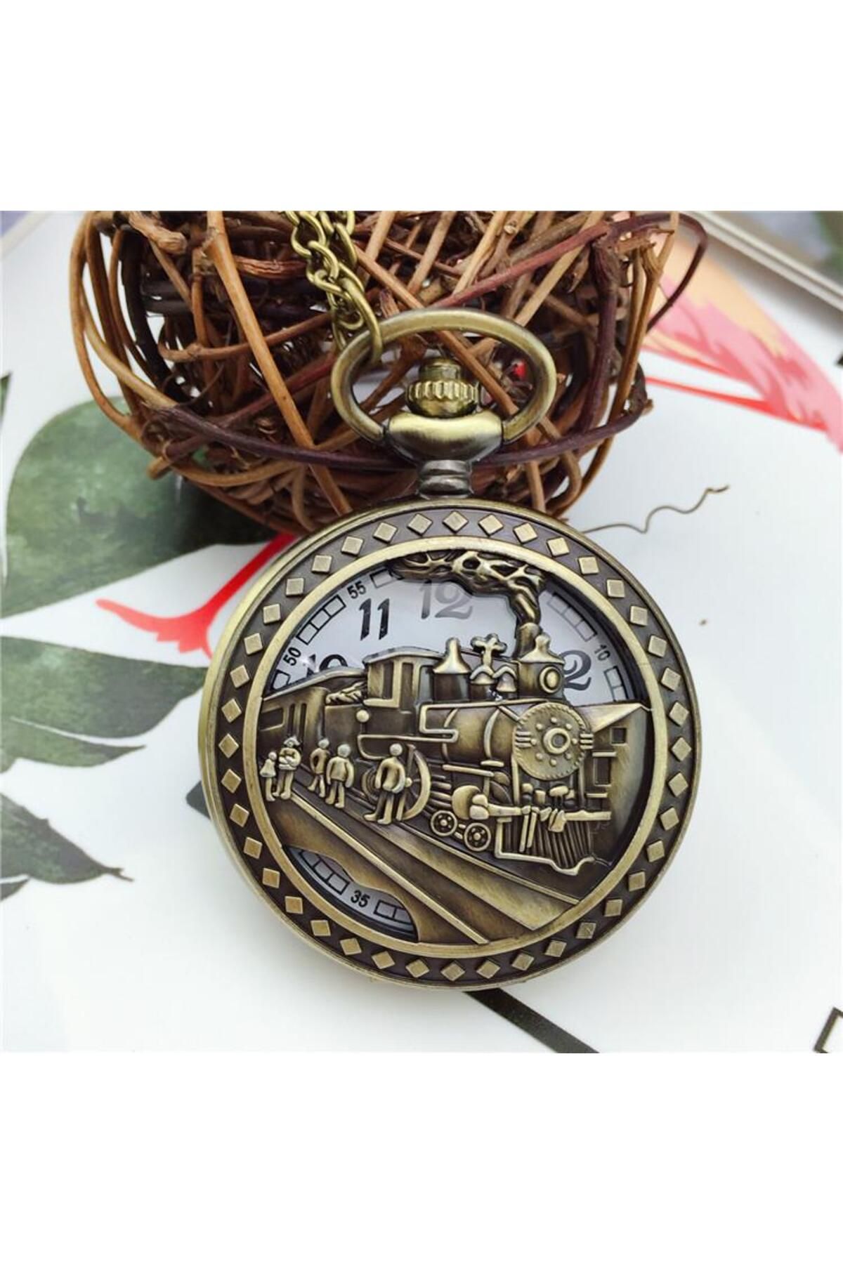 valkyrie-Retro Design Quartz Train Embossed Chain Chain Pocket Watch 5