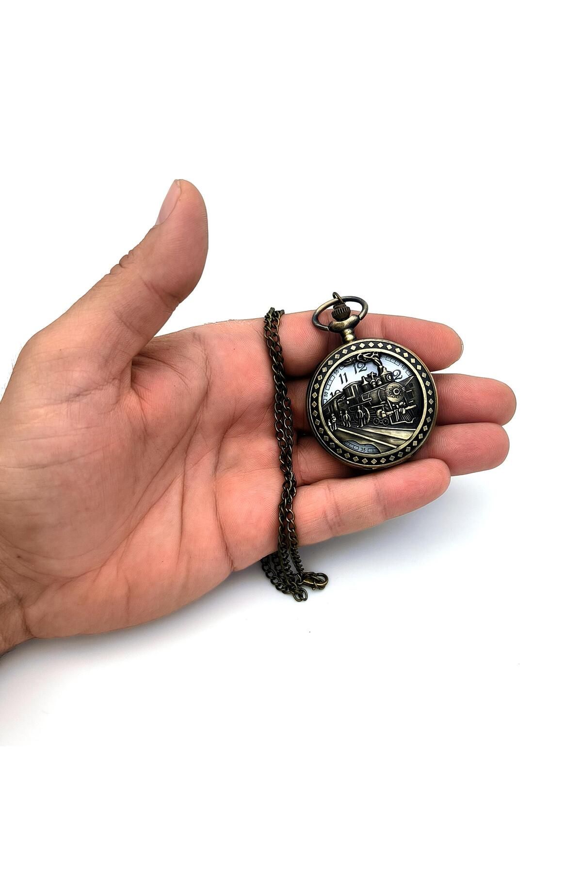 valkyrie-Retro Design Quartz Train Embossed Chain Chain Pocket Watch 6