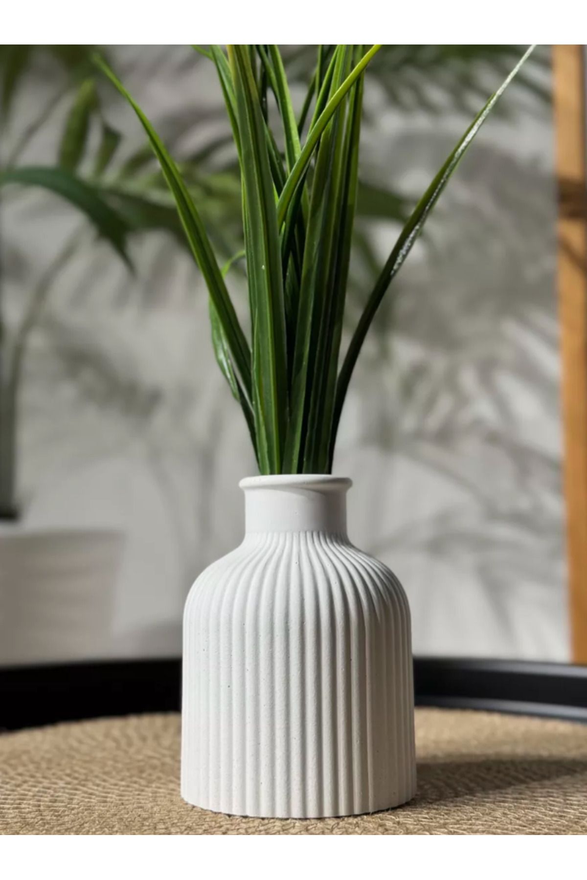 Elioure Şık El Yapımı Beyaz Vazo, 10x7 cm, modern ve minimal tasarım