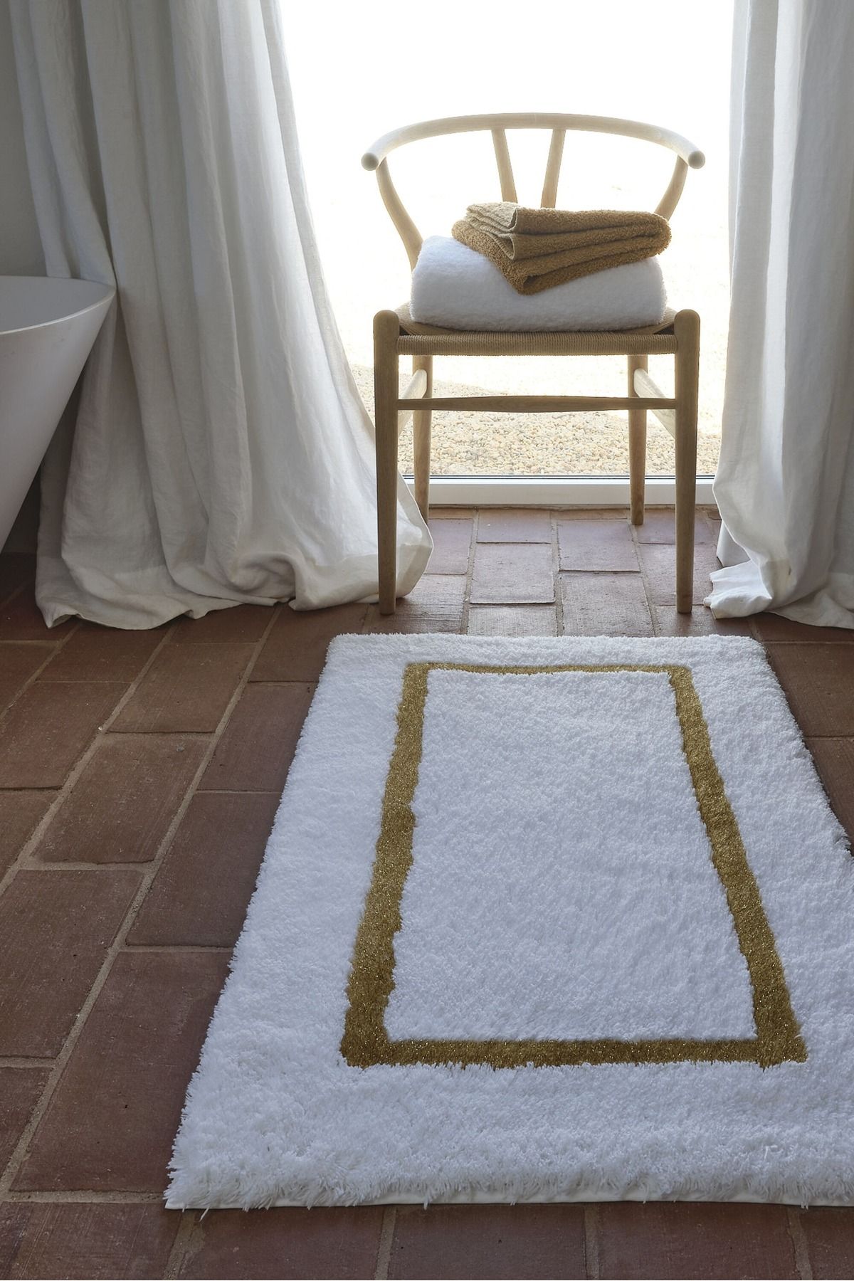 ABYSS AND HABIDECOR Karat Metalik Detaylı Banyo Paspası
