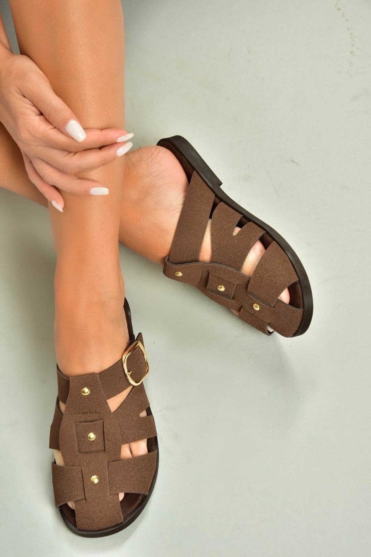 Fox Shoes U458334202 Kahverengi Süet Önü Kapalı Kadın Terlik