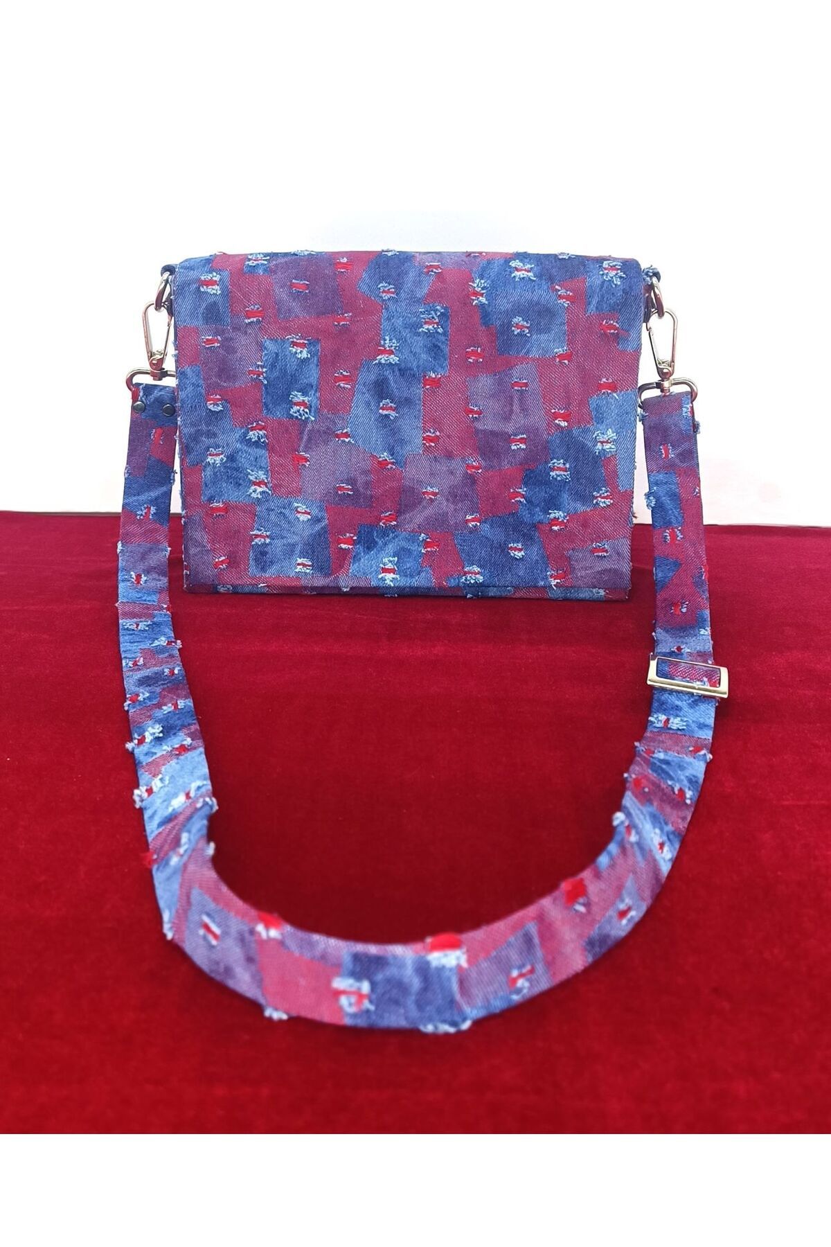 Sequoia Bags DENİM ÇANTA Yuvarlak Destroy Lazer Efektli Kapaklı Denim Çanta DESTRYKPK110 Model