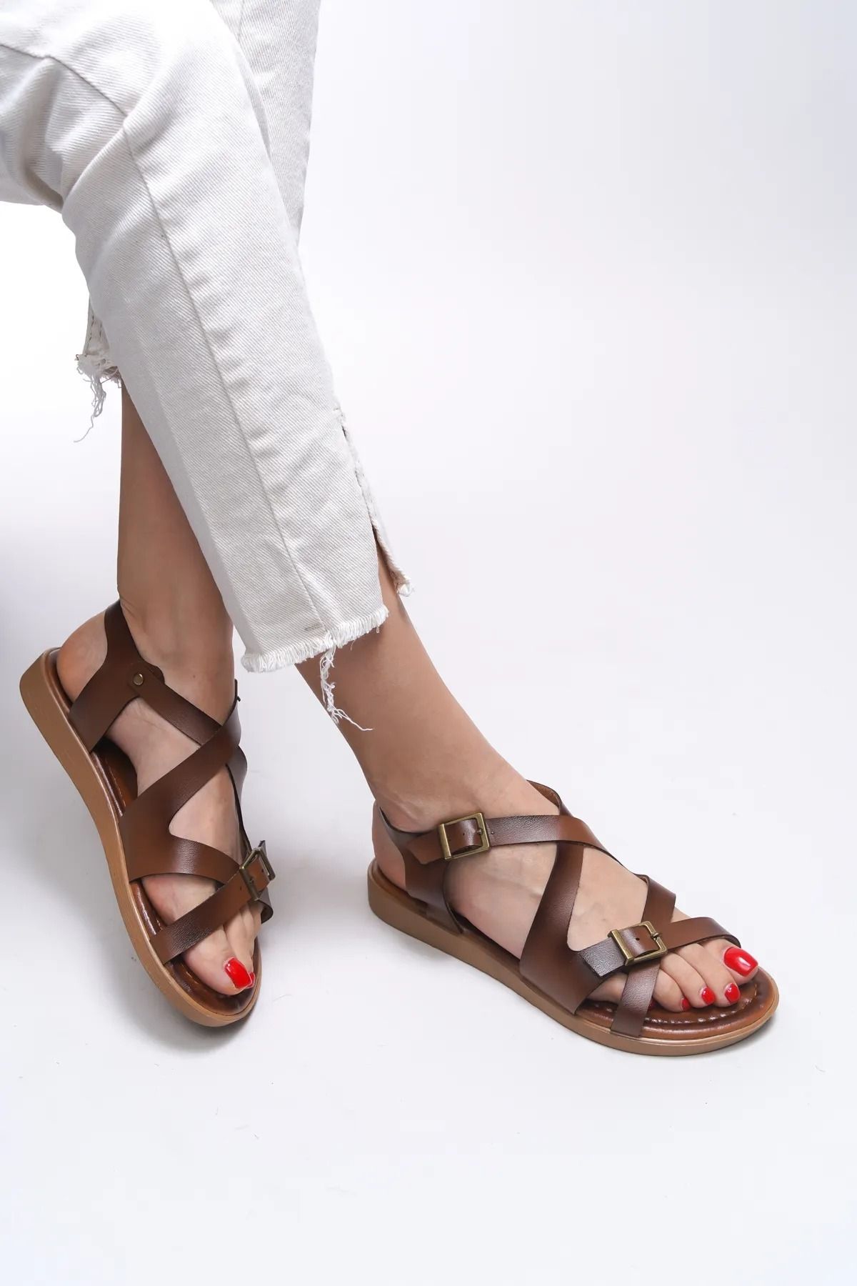 Lively Stylish Lira Hakiki Deri Çift Tokalı Ayarlanabilir Çapraz Rahat Sandalet