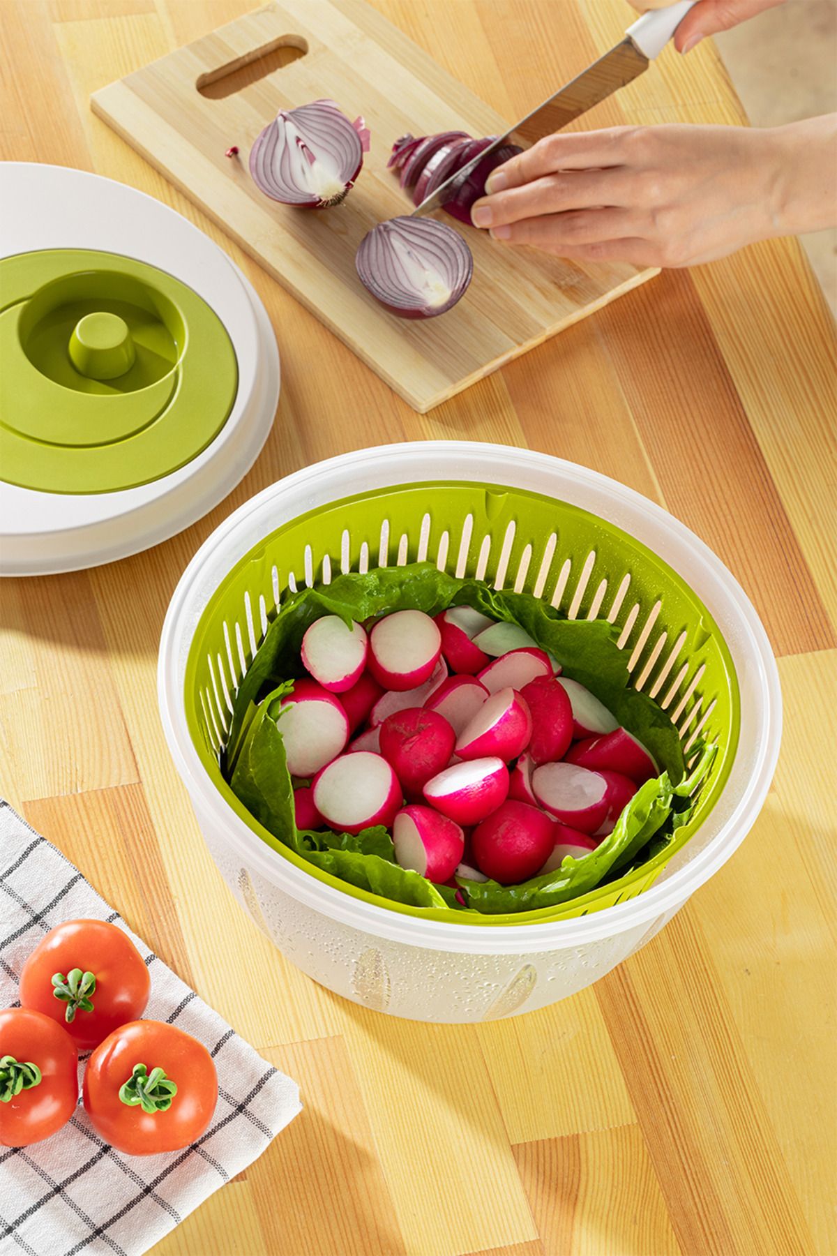 Mutfak Köşesi-Circle Salad Dryer 4.5 Lt – Vegetable Drying Container with Ergonomic Handle and Large Chamber Green 4