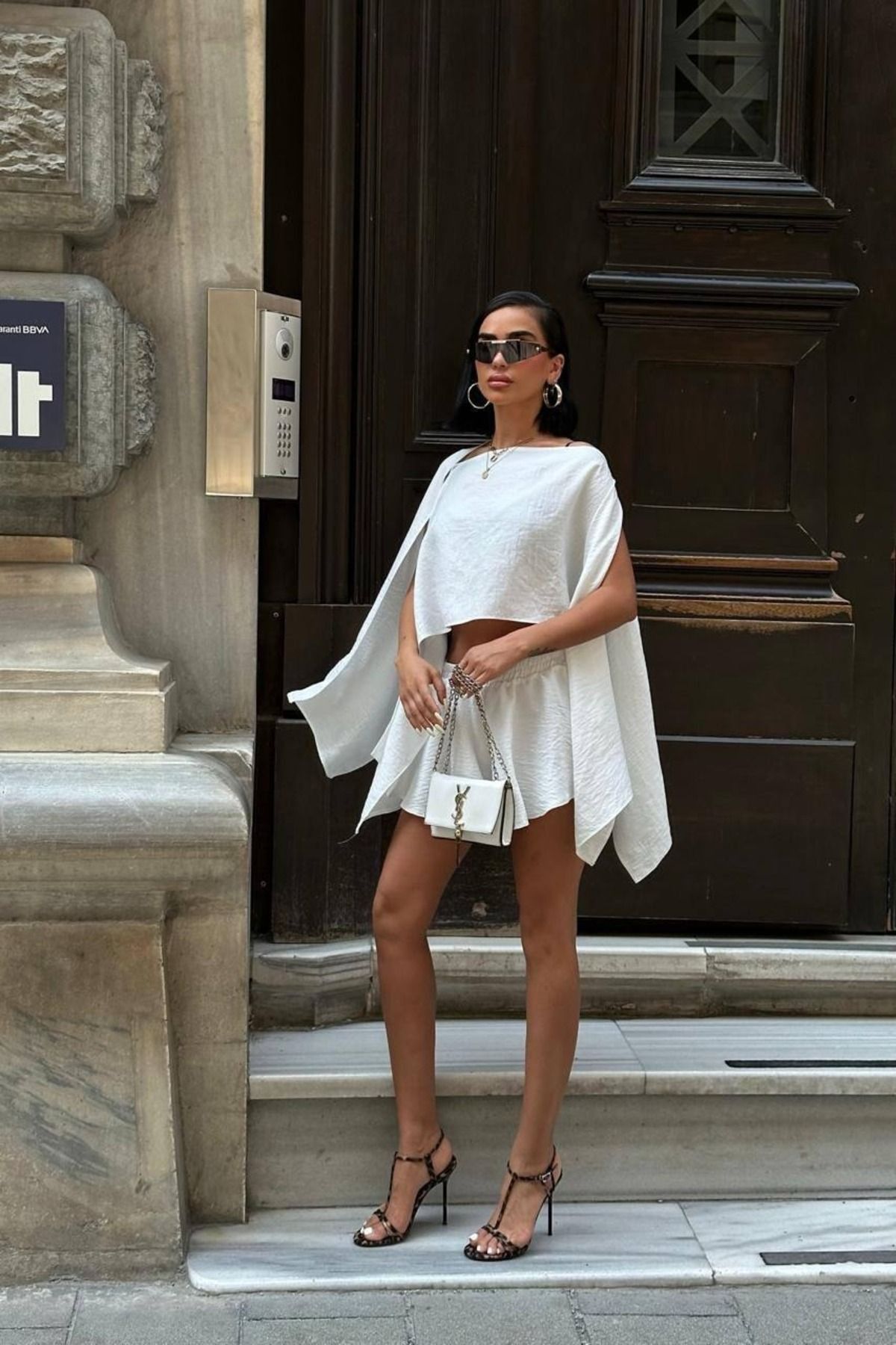 ecemore Omuz Detaylı Keten Look Takım Şort-Bluz