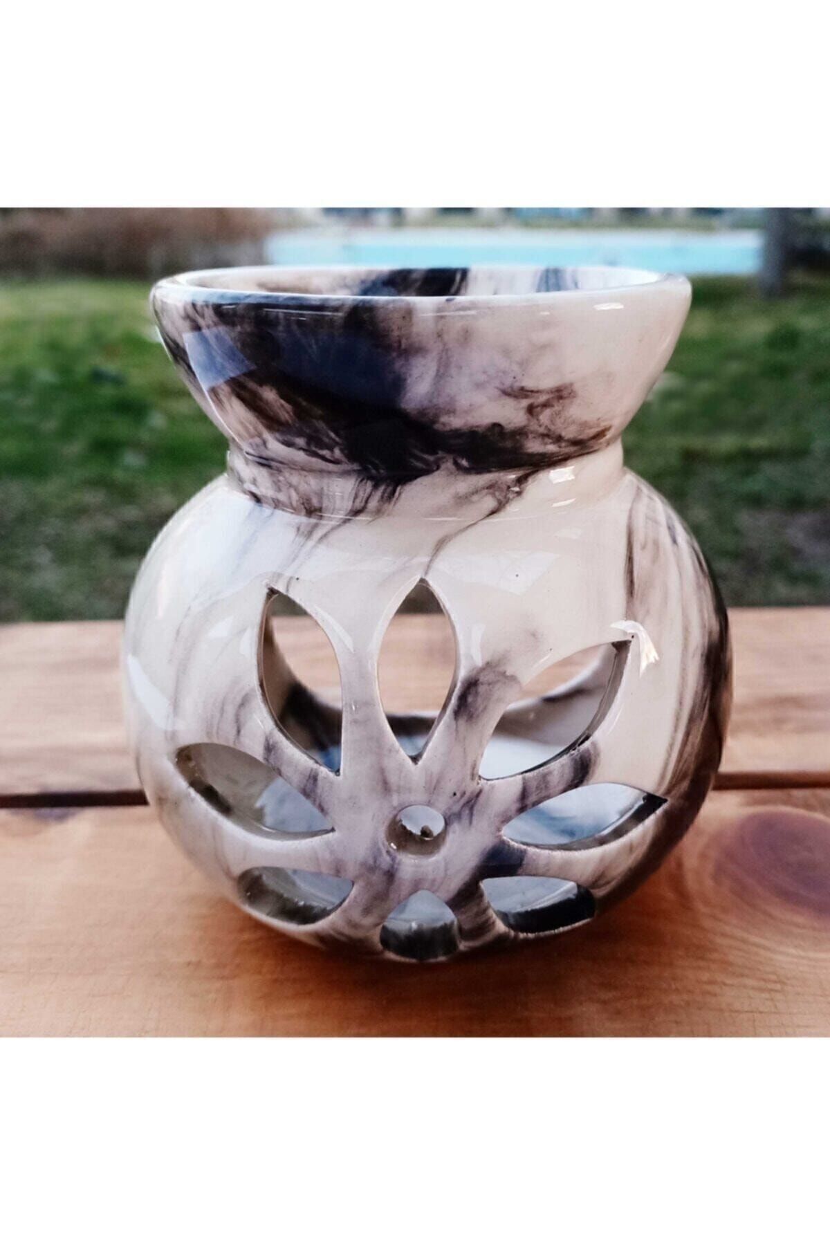 Elioure Ebruli Seramik Buhurdanlık, Lotus Motifli, Siyah-Beyaz, Şık ve Zarif Tasarım