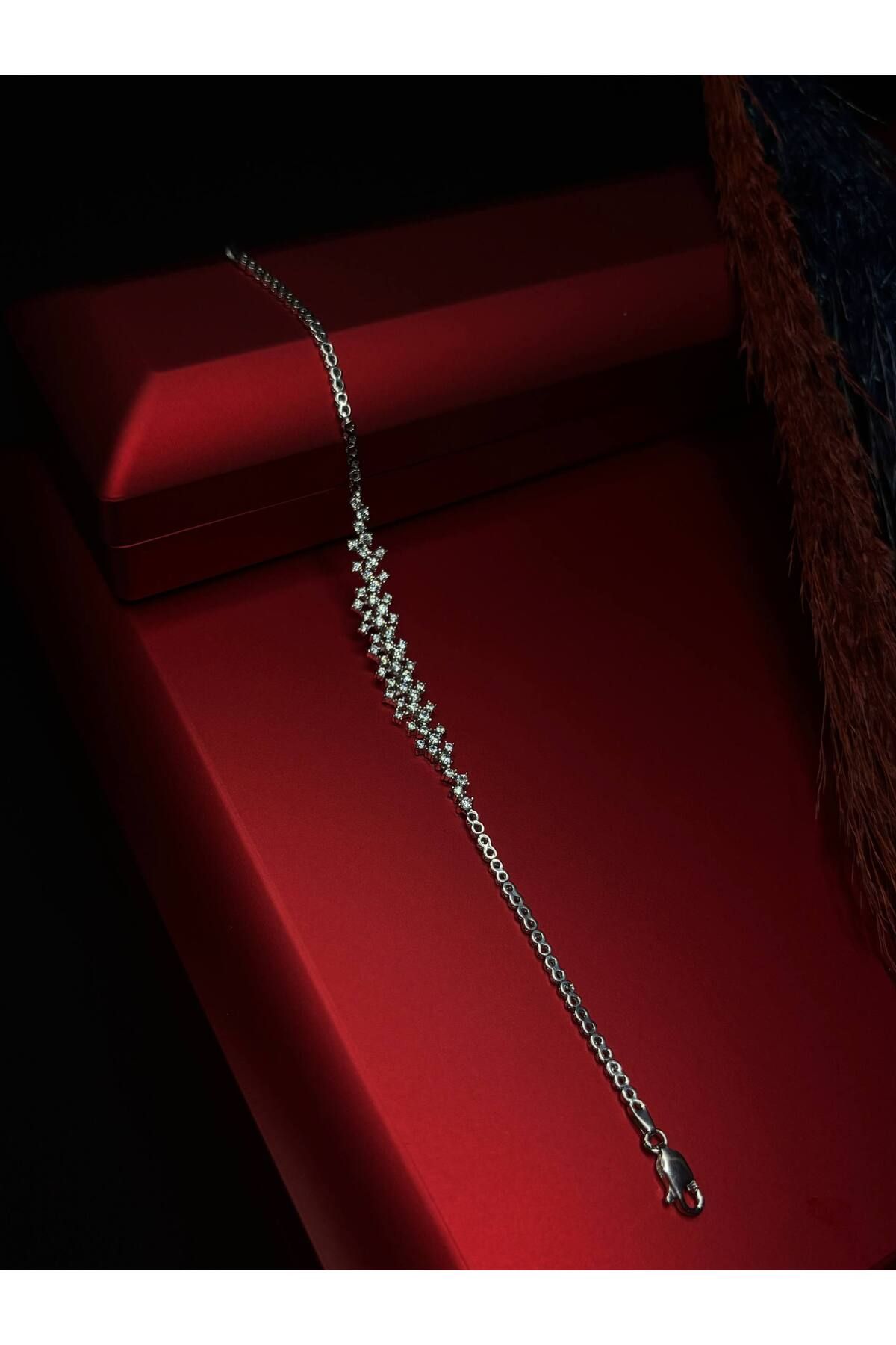 Ward silver 925 ayar gümüş su yolu zirkon taşlı kadın bileklik (Borium Kaplamalı)