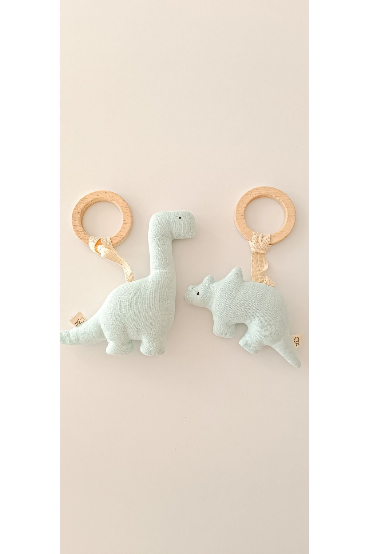 O&G Collection Dinozorlar %100 Pamuklu Müslin Oyuncaklı Doğal Ahşap Diş Kaşıyıcı / Bebek Odası Dekoru