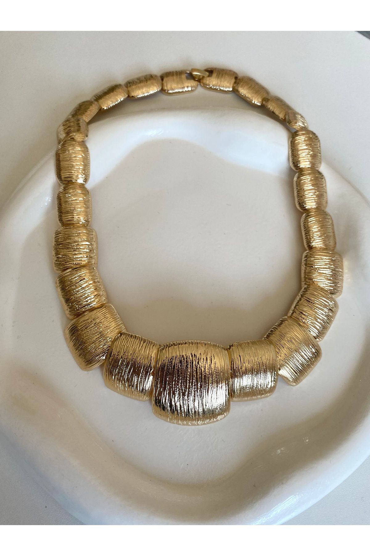 Aysire Takı Aksesuar Kare plaka marka model gold kolye