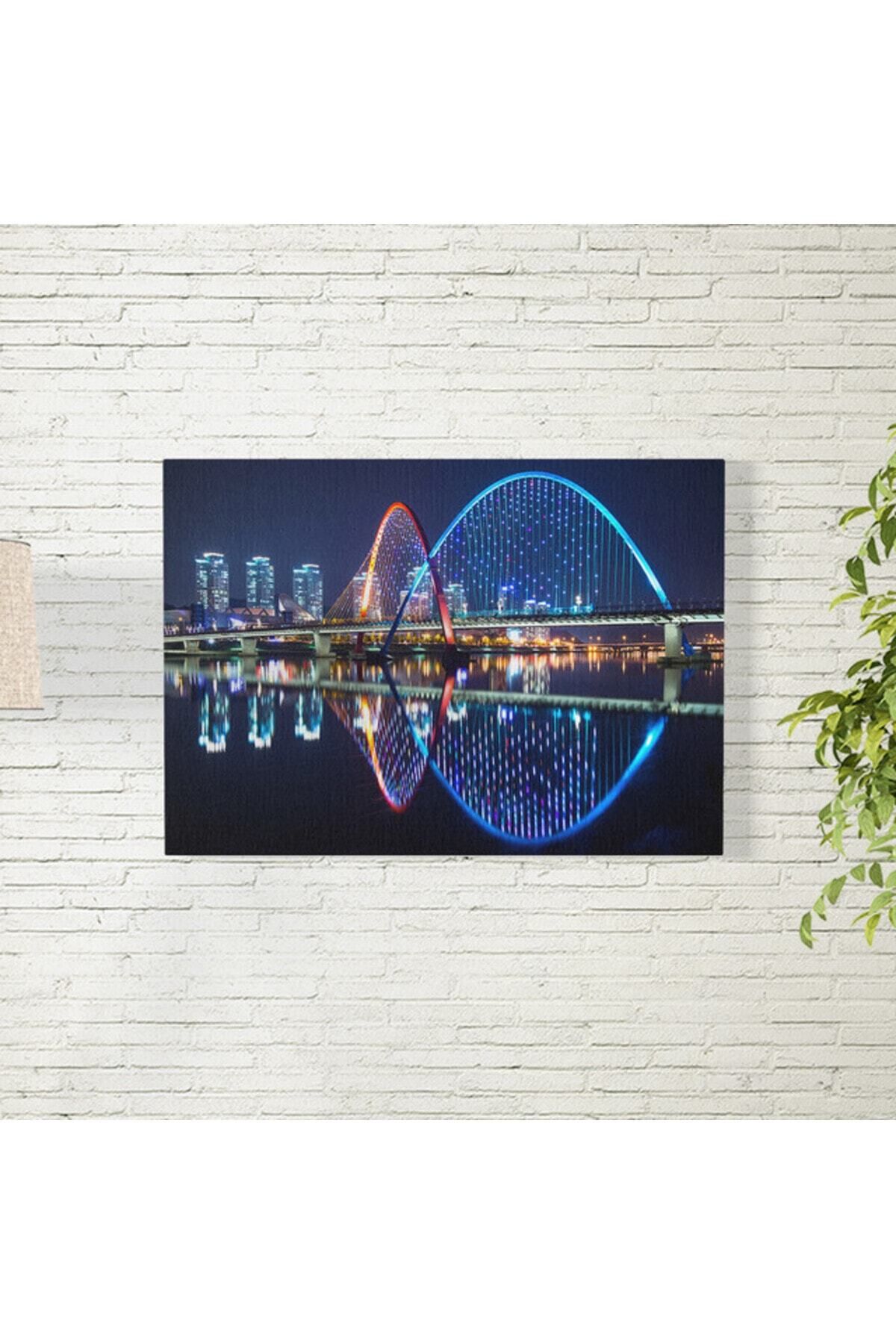 Elioure Kore Gece Temalı 35x50 cm Posteri, Dekoratif ve Şık Tasarım