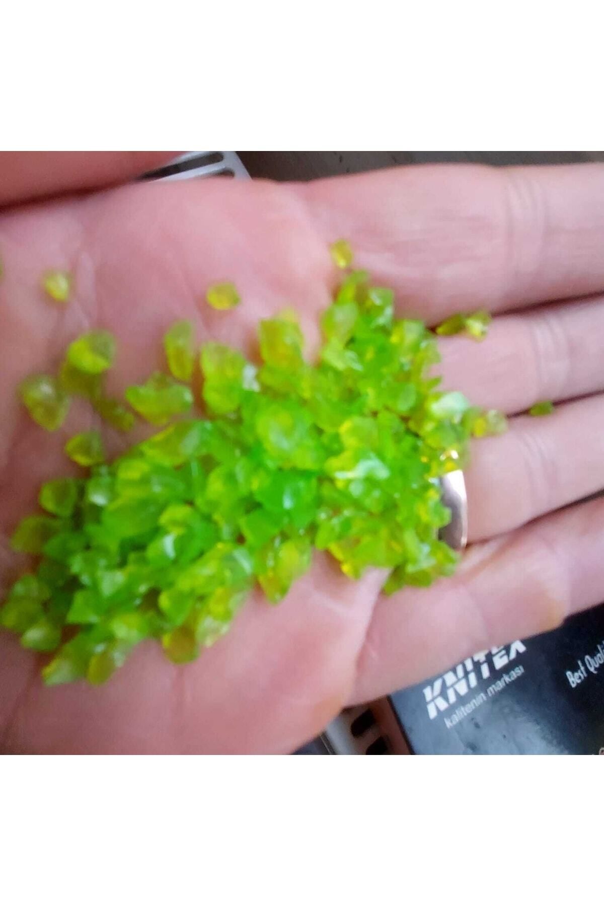 Elioure Yeşil Cam Kırıkları 2-4mm, 1000gr, Eşsiz ve doğal cam parçaları seti