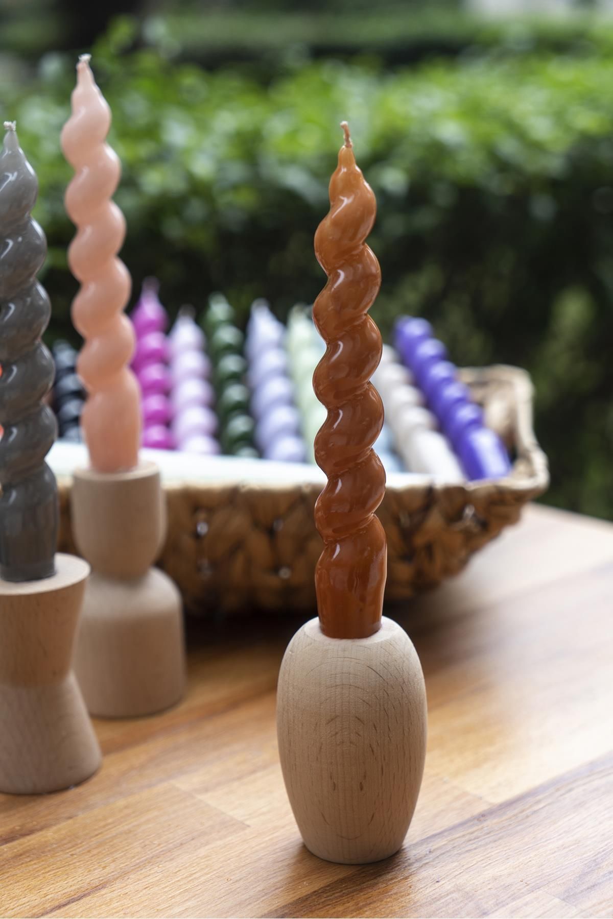Elioure Şamdan Mum, Spiral Taba Tasarım, 17 cm, Şık ve Zarif Dekorasyon Parçası