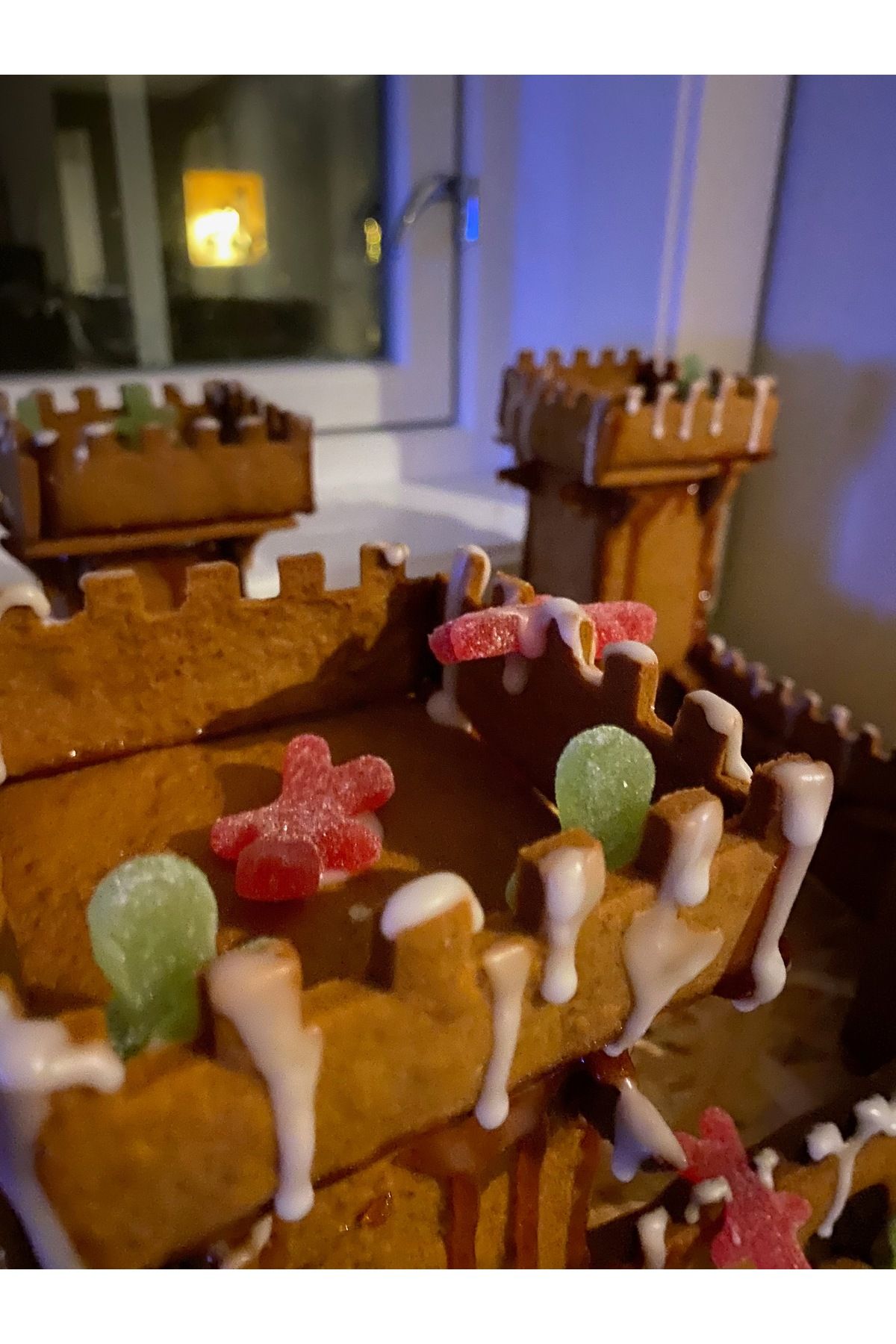 talaşoğlu Gingerbread kalesi yapmak için kurabiye kesiciler