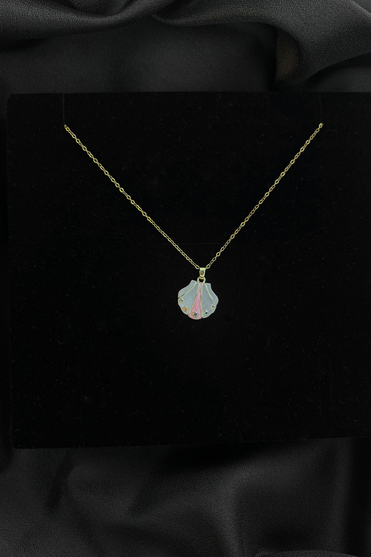 MİLSO Taşlı Pembe Detaylı Vintage İstiridye Kolye