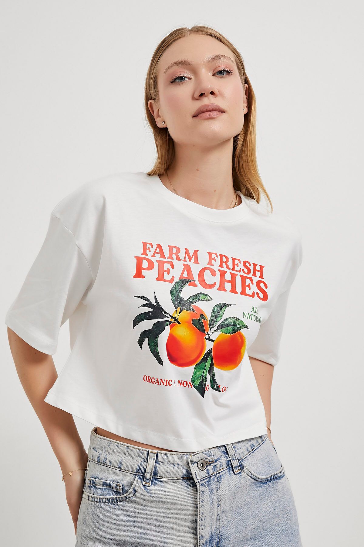 Arma Life ARMALIFE 10557 PEACHES BASKILI BİS YAKA KADIN T-SHIRT
