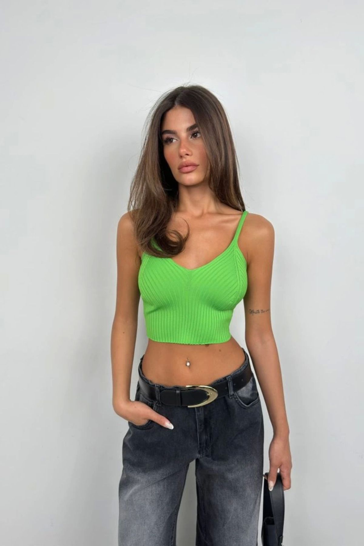 Omarı Rahat ve Şık Crop Bluz