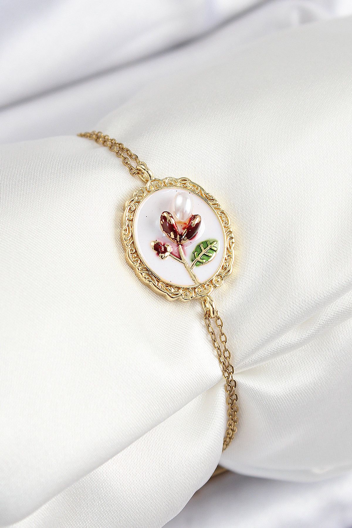 callerrons accessories Zincir Beyaz Mineli Sanatsal Portre İnci Detaylı Lale Model Gold Renk Kadın Bileklik - EBJ250628W358