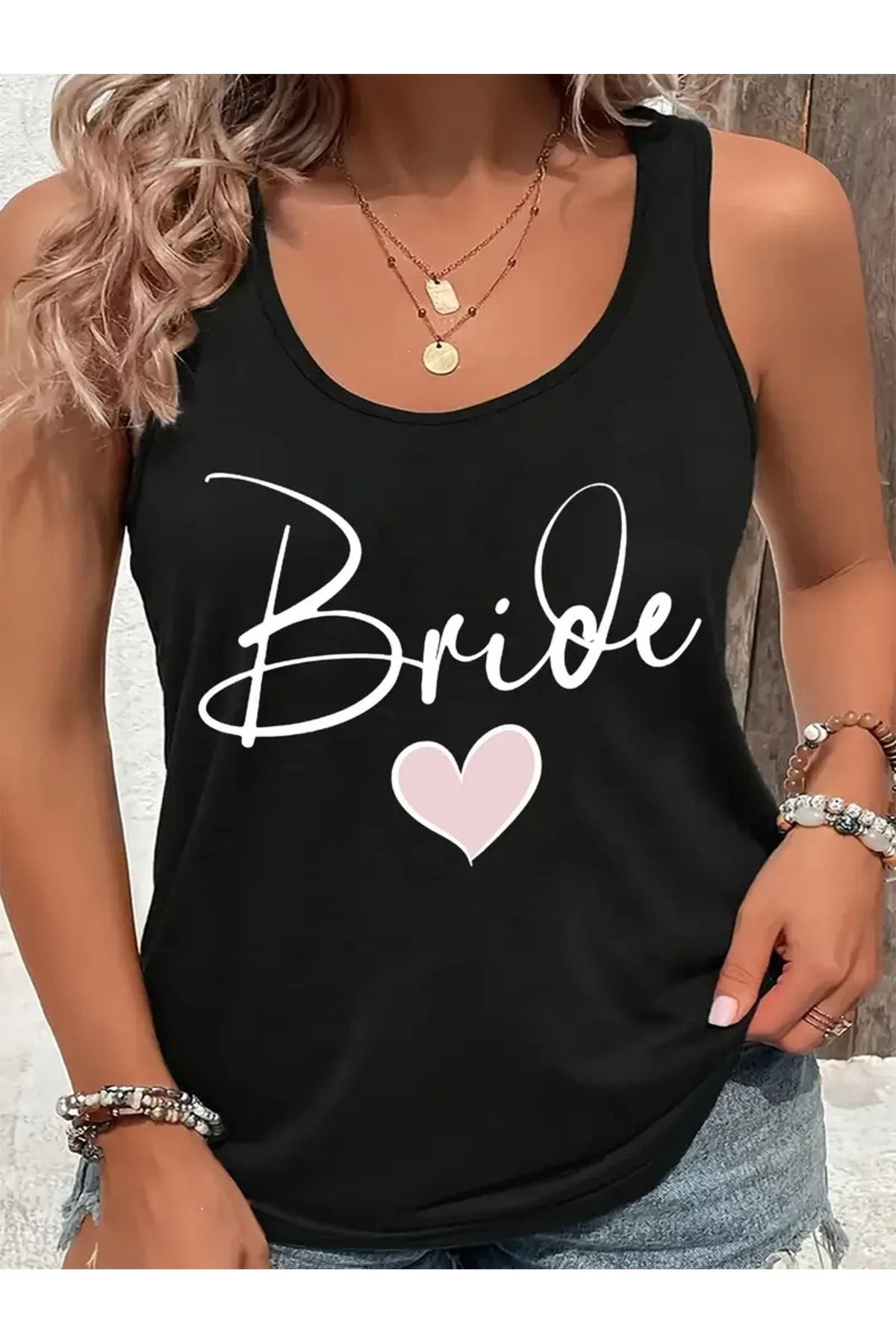 mercoledi Kadın Kolsuz Baskılı Oyuk Yaka Üst T-shirt