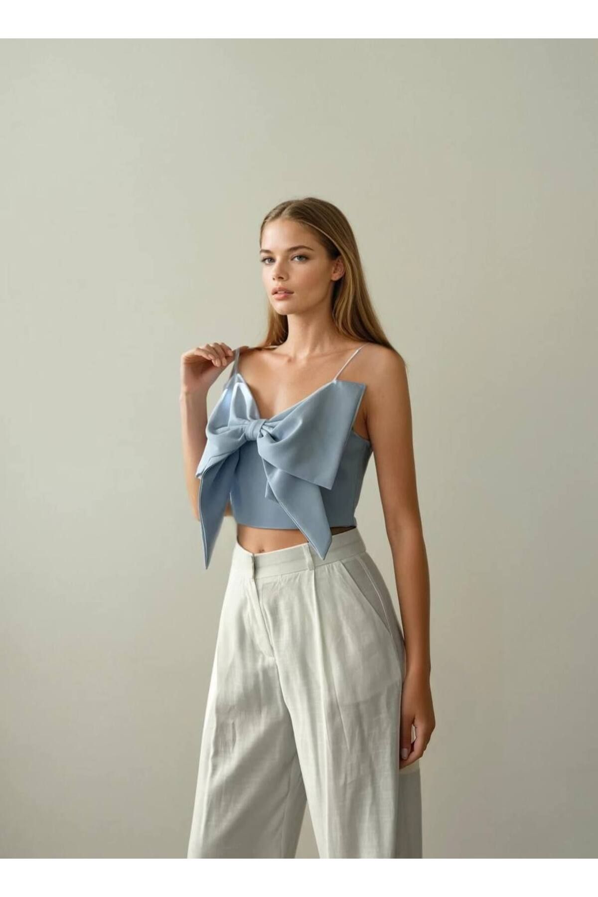 MODA DURAĞI Kadın İnce Askılı Fiyonk Detaylı Kaliteli Bluz