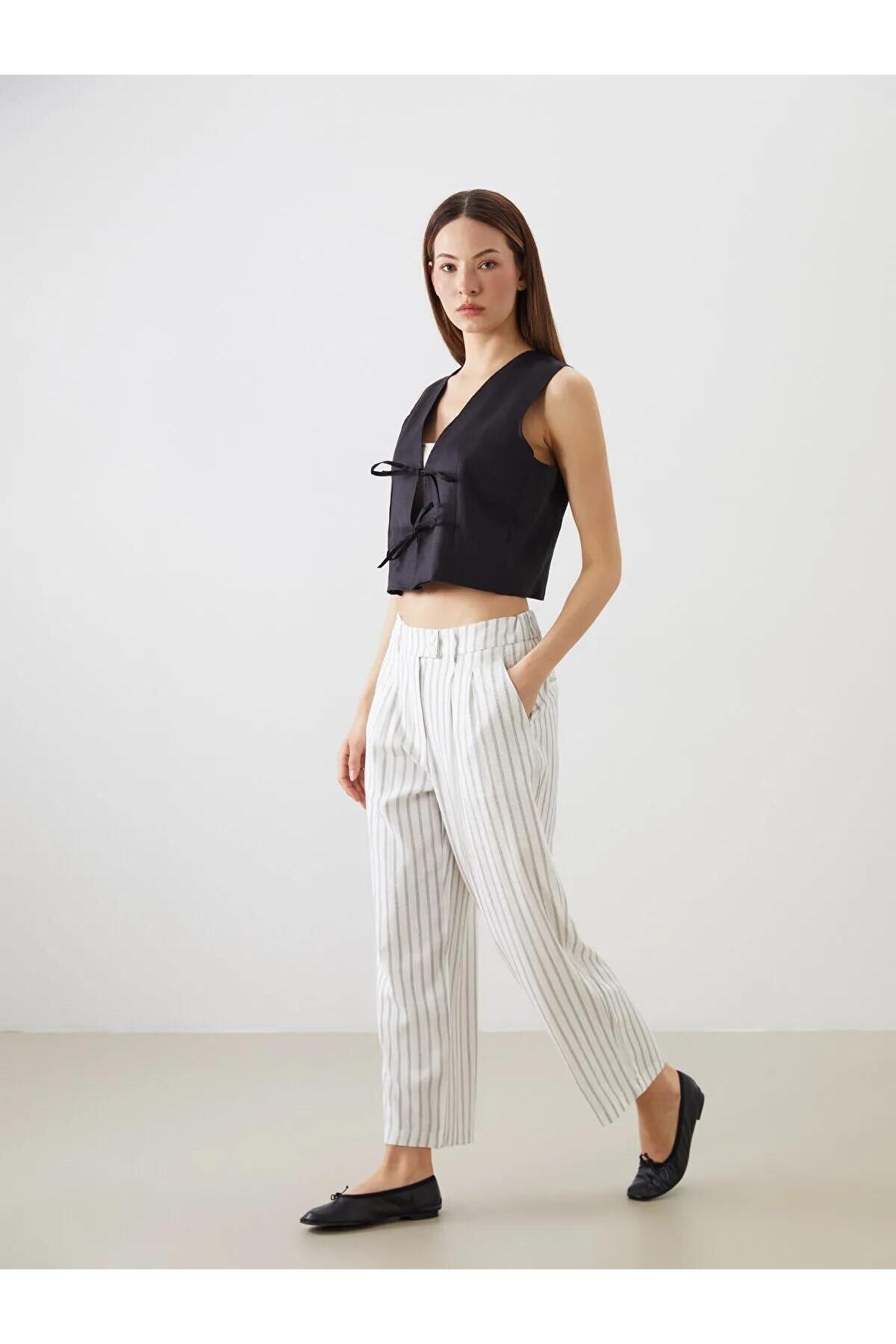 LC Waikiki LCWAIKIKI Classic Beli Lastikli Çizgili Kadın Pantolon (S5)