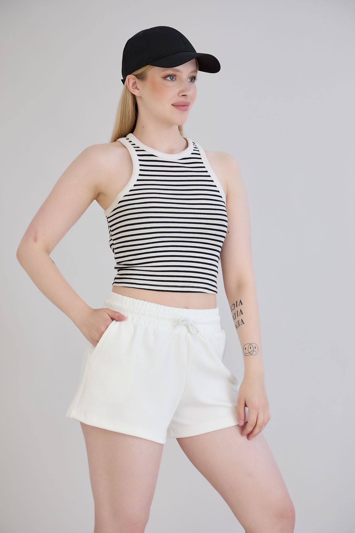 Dream Style Kadın Şort Modal Kumaş Yumuşak Dokulu Esnek Likralı Bağcıklı Çift Cepli Şort