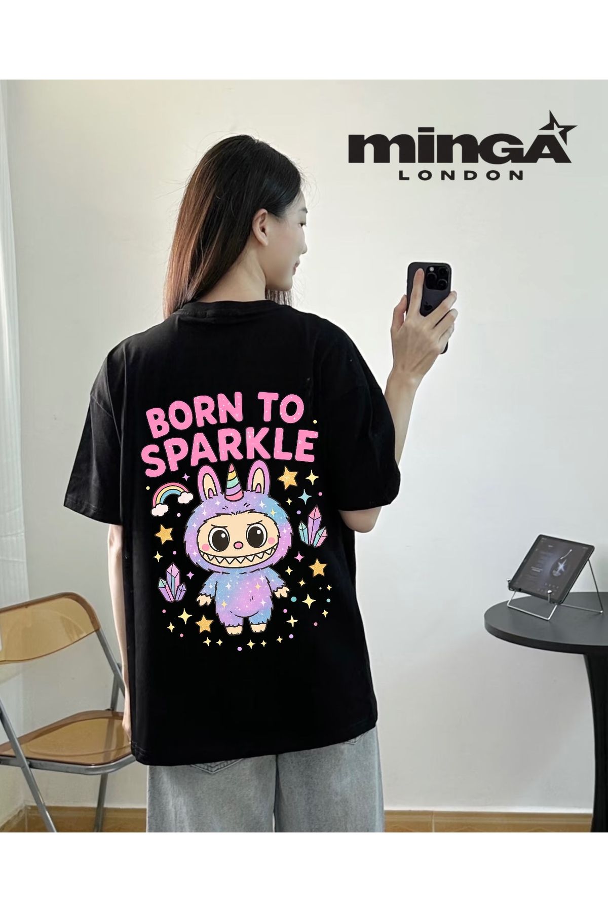 Minga London Siyah Labubu Born To Sparkle Baskılı Oversize Tshirt -Minga London