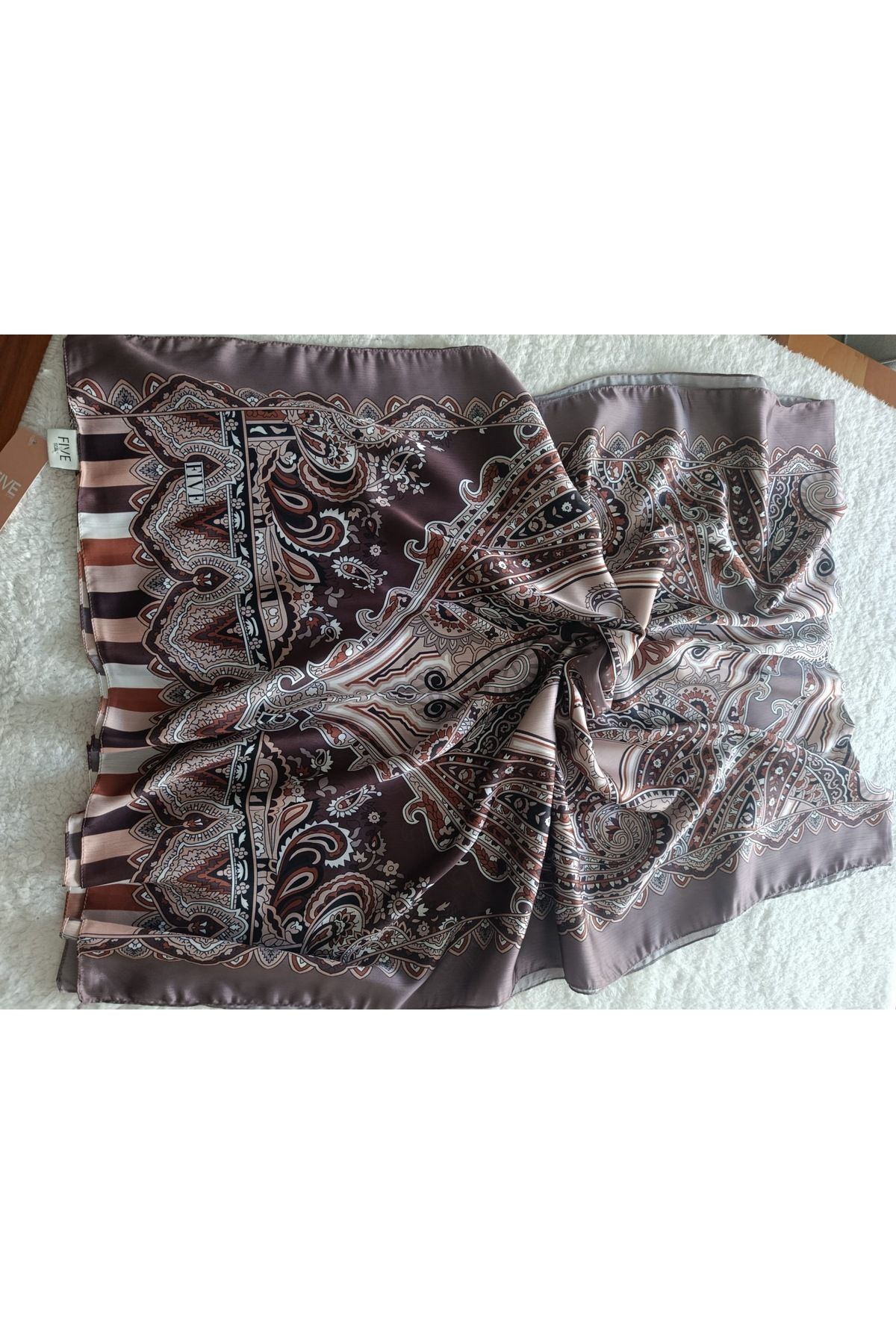 Levidor Etnik desen şal