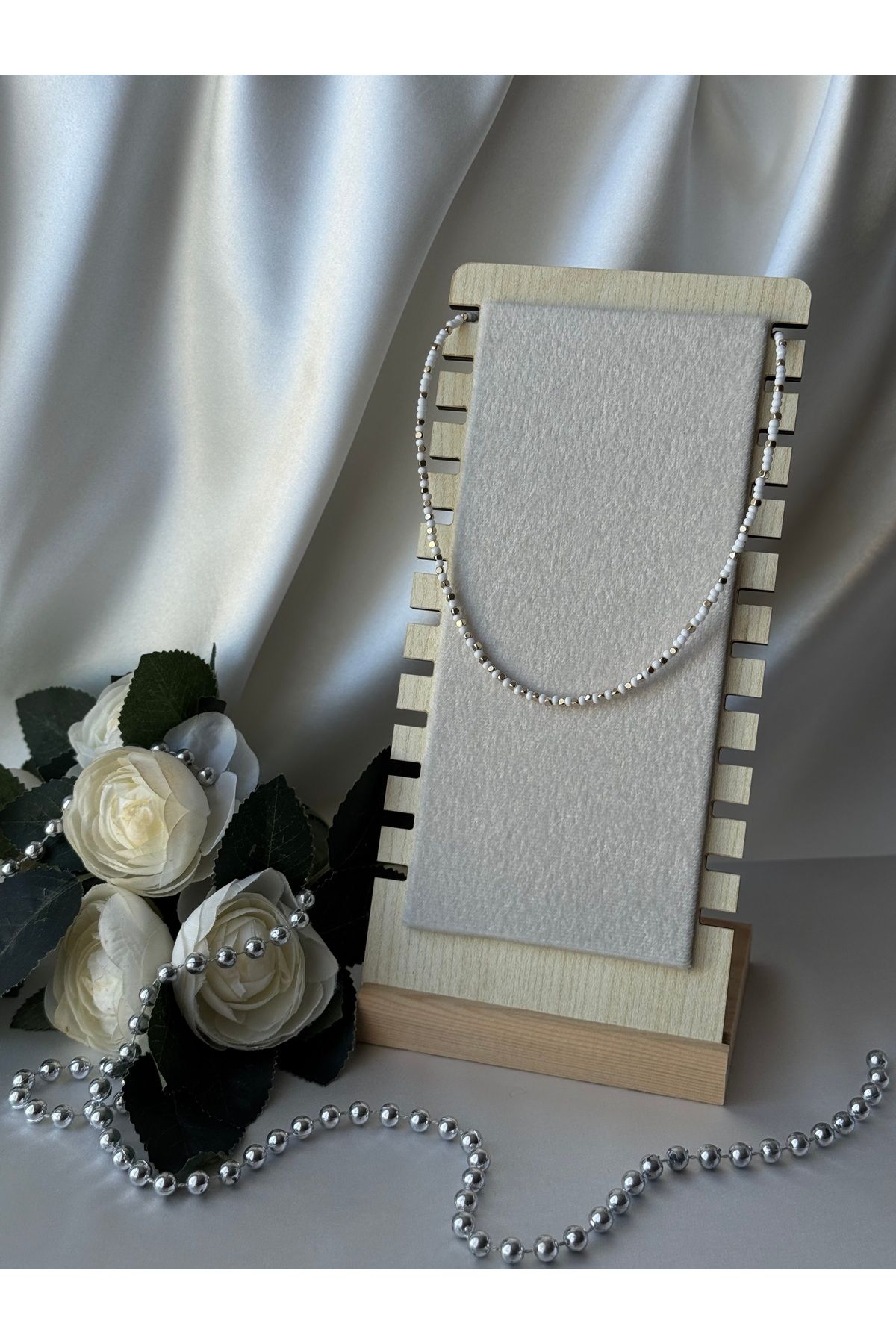 FASHİON JEWELRY Altın Renkli İnce Renkli Boncuklu Bijuteri Kolye