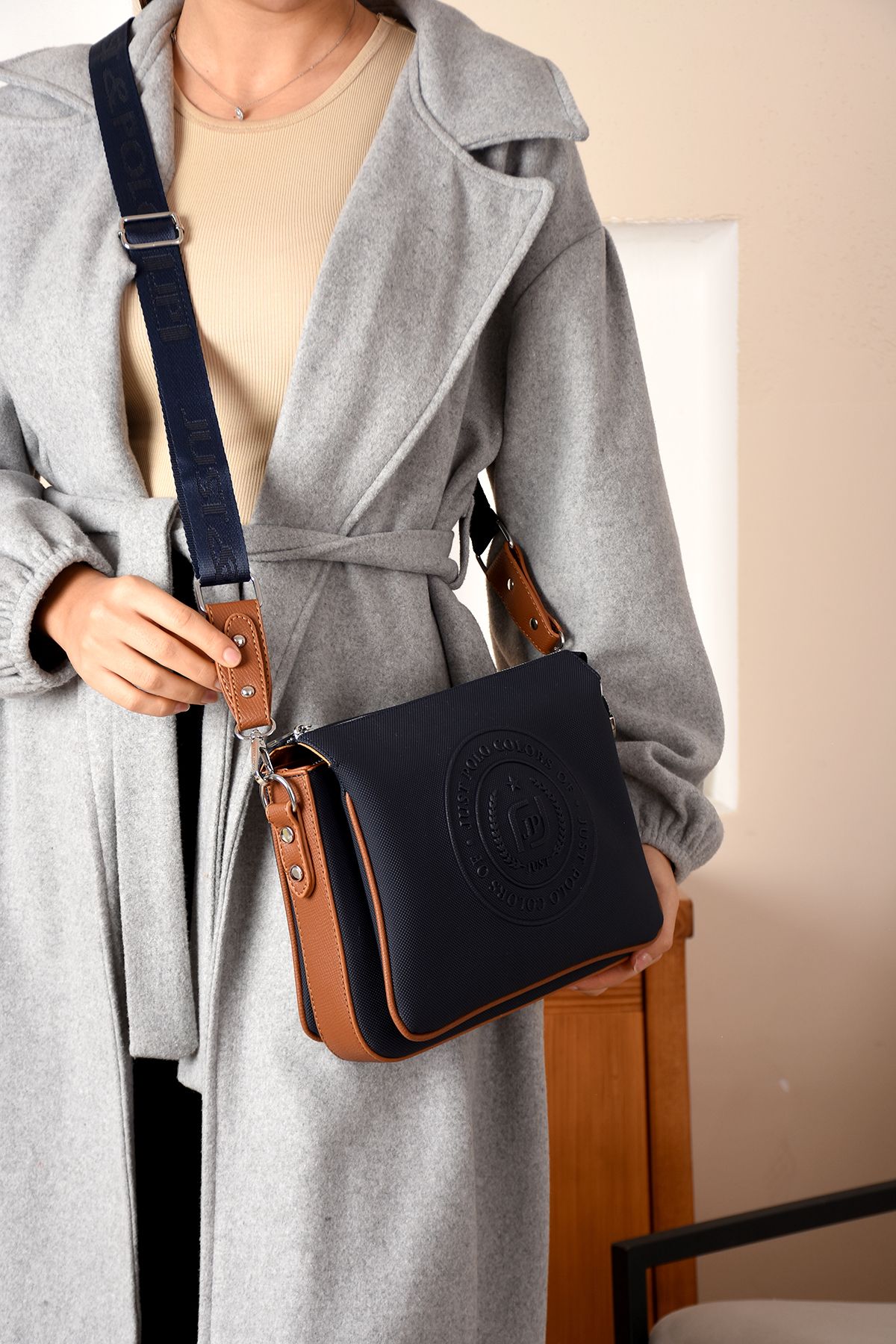 Just Polo Tiran 6006 LK Suni Deri Zincir Ayarlanır Askı Kadın Çapraz Ve Omuz Çantası (Ebat:En 29 x Boy 20 Cm)