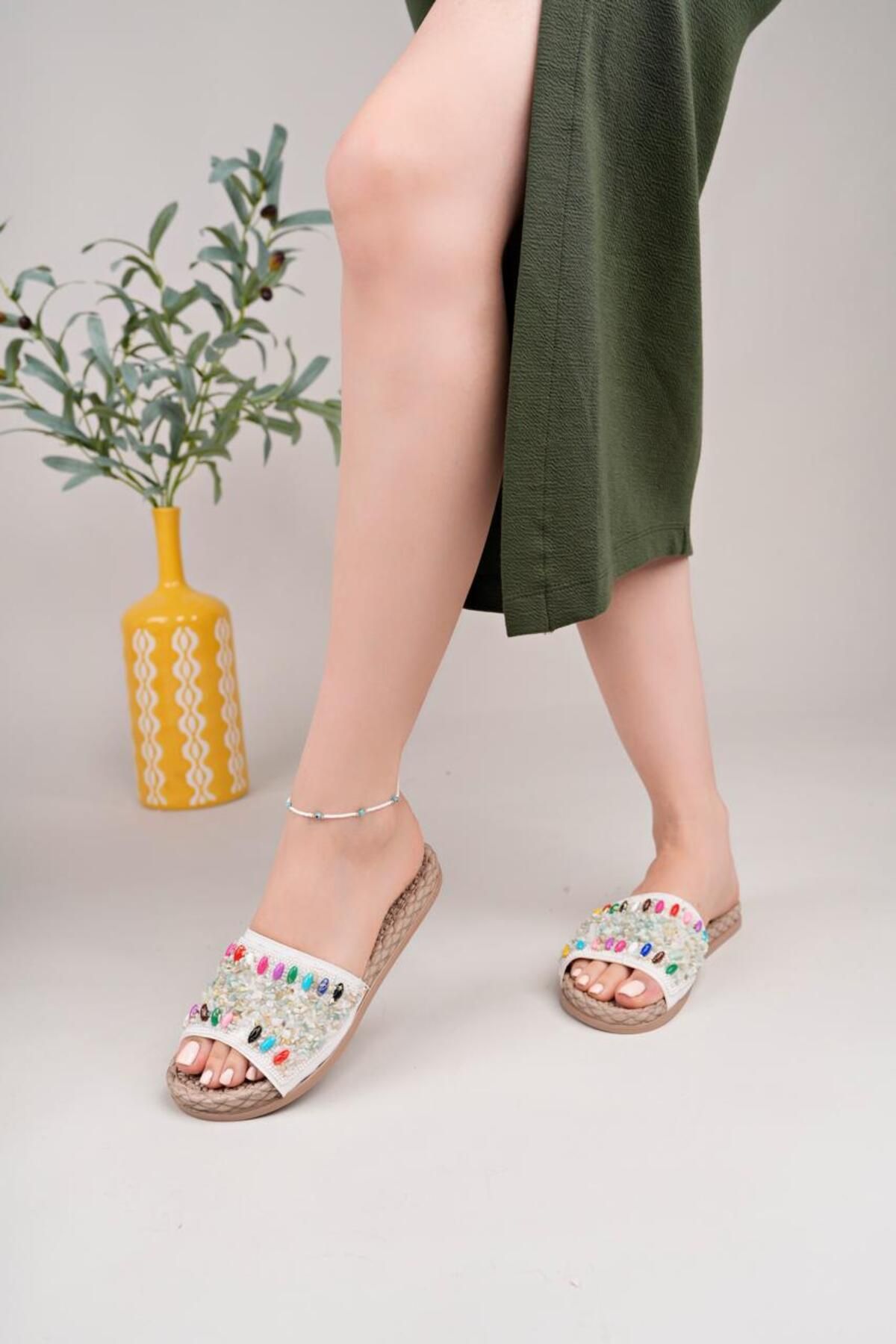 rabellashoes rabella 2025 yaz sezon beyaz renk taşlı model terlik