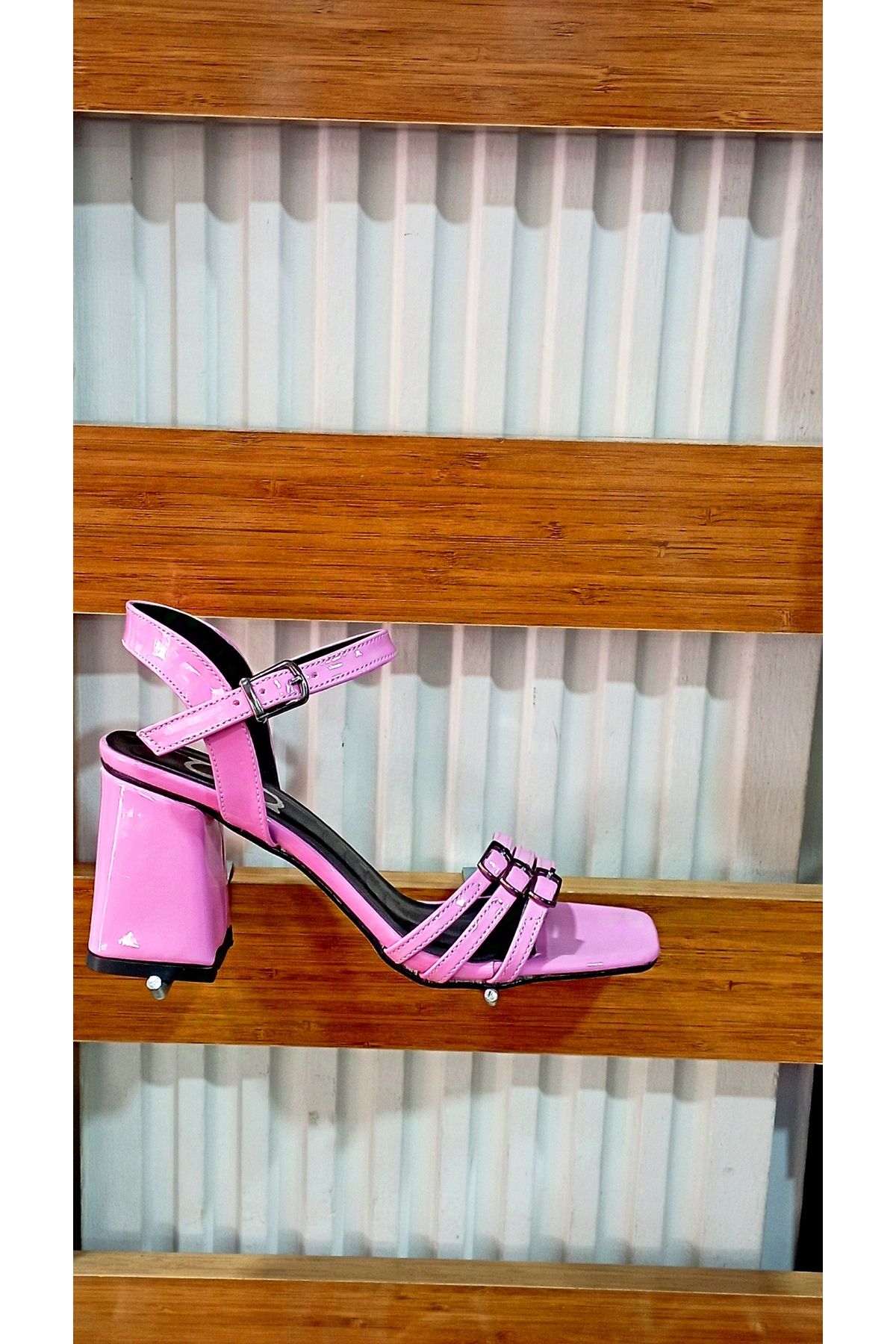 DB Kadın 3 Bantlı Topuklu Sandalet Pembe