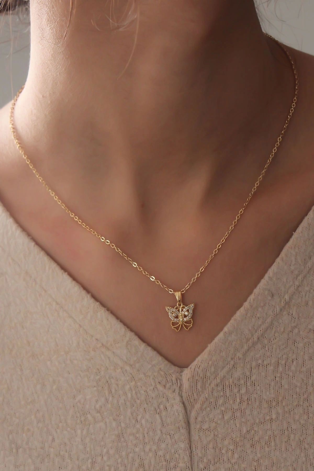 Clariss Gold Renk Zirkon Taşlı Kelebek Figür Kadın Kolye