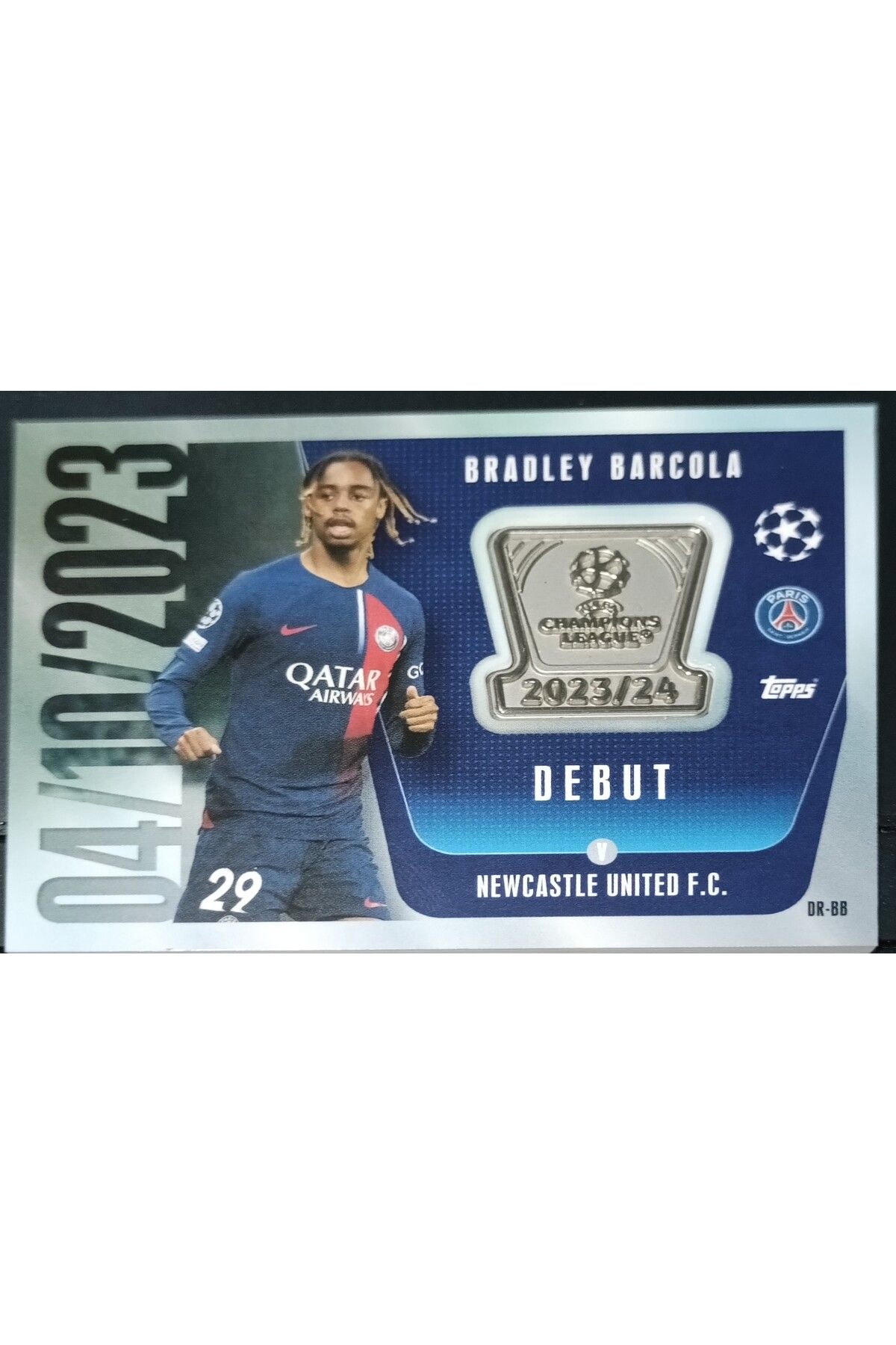 Topps UCL 2023-24 Extra Bradley Barcola Paris Saint-Germain Debut Memento Relic