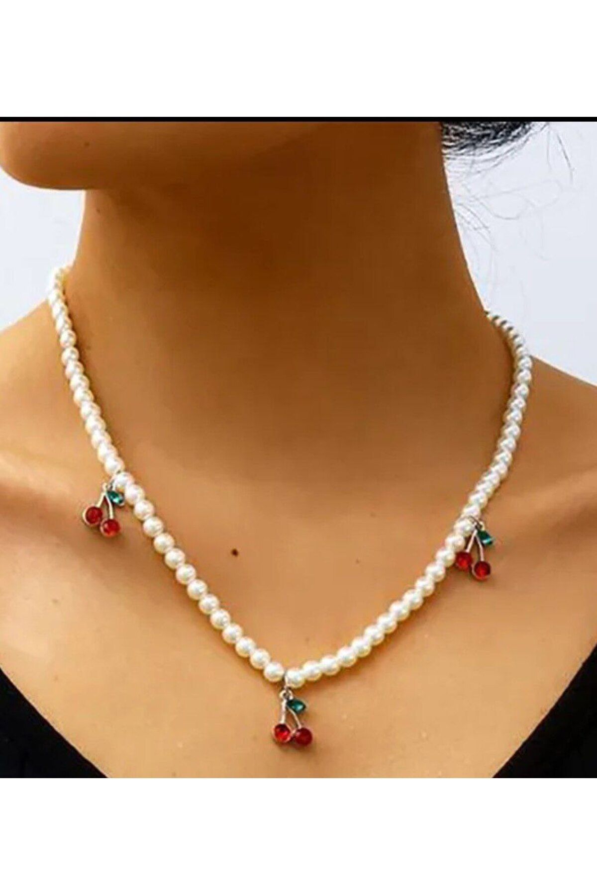 Shiklik MODA Göz Alıcı Kiraz Detaylı İnci Kolye ile Şıklığınızı Yükseltin