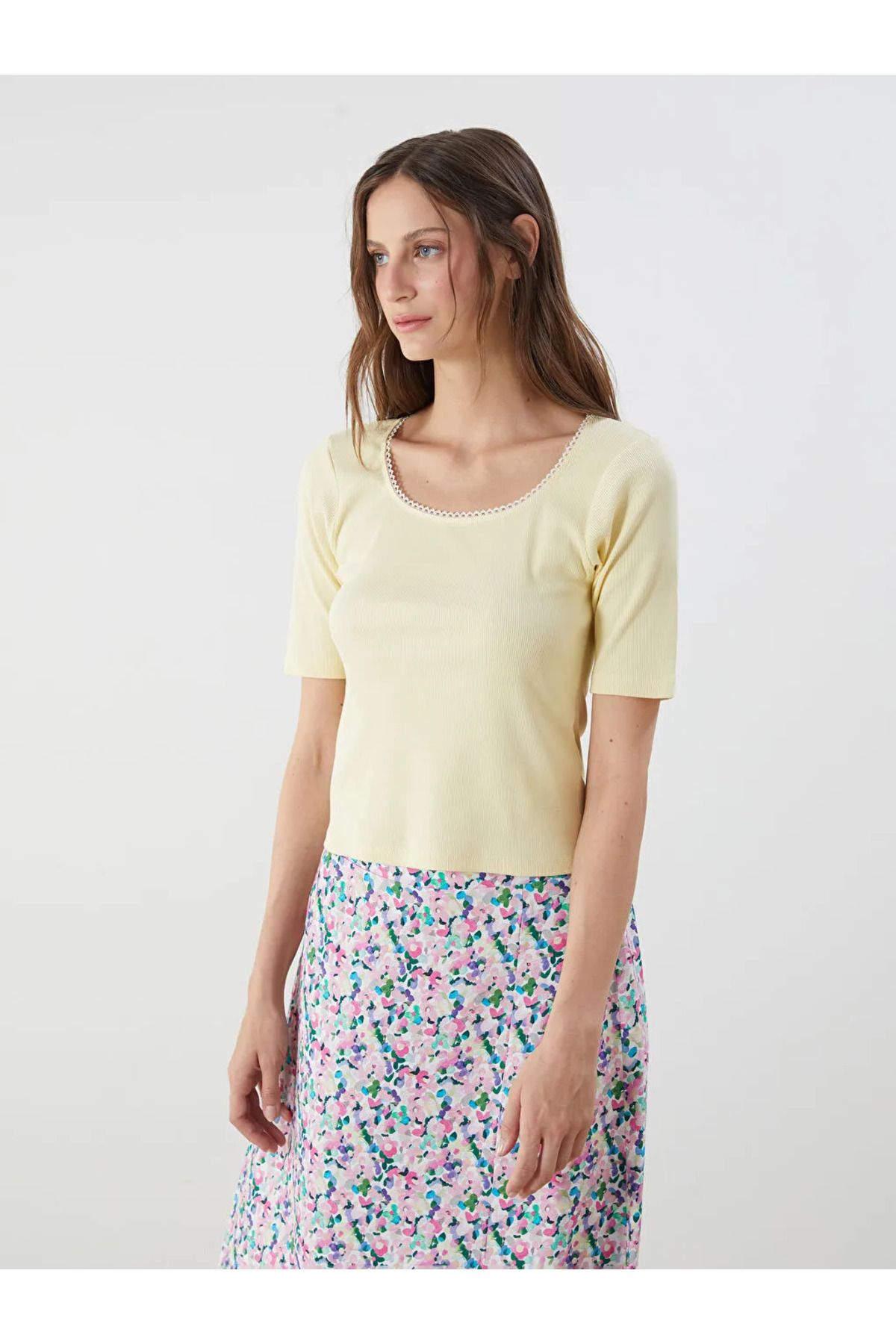 LC Waikiki LCWAIKIKI Classic Sari U Yaka Kadın Body