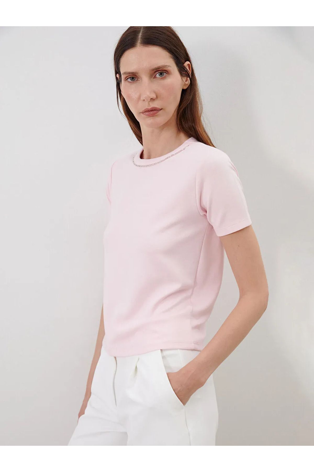 LC Waikiki LCWAIKIKI Classic Pembe Bisiklet Yaka Kadın Tişört