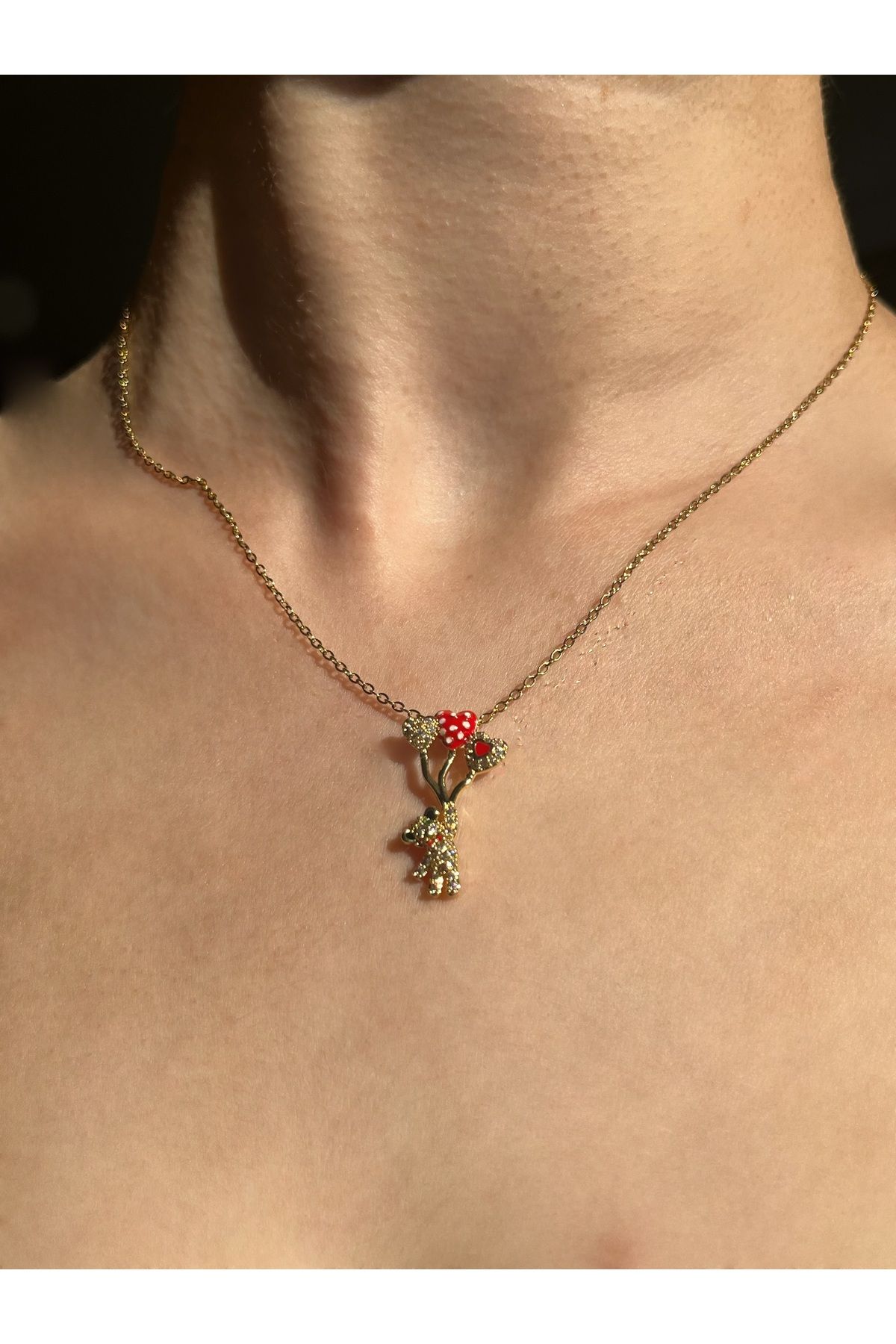 B&E SHİNE JEWERLY Kararmaz Çelik Ayıcık-Mantar Figür Zirkon Taş Detay Kolye
