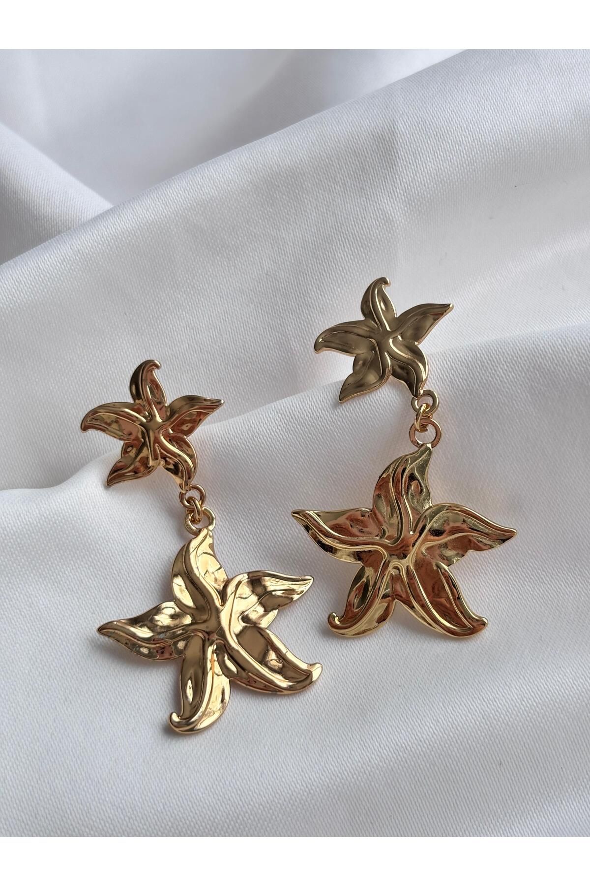Bellamy Jewelry Büyük Parlak Çiçek Tasarım Gold Küpe